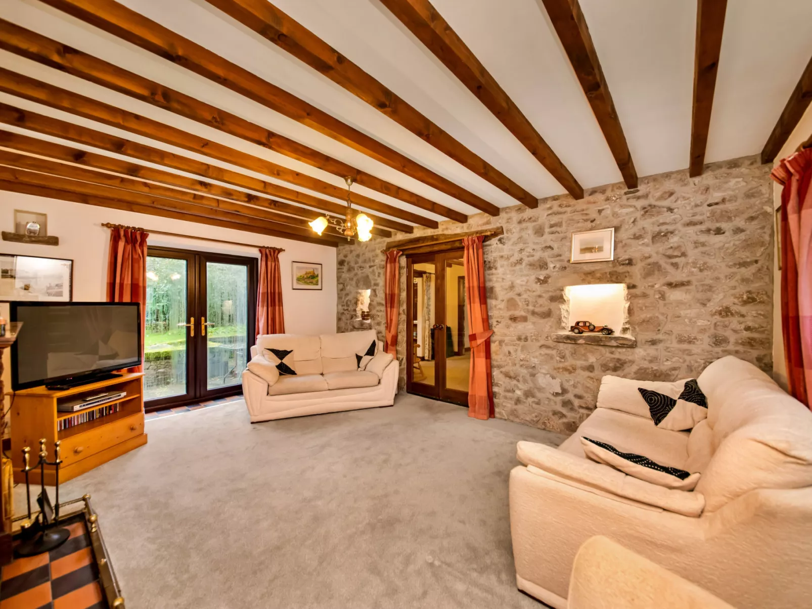 The Shires at Alstonefield-Dedans