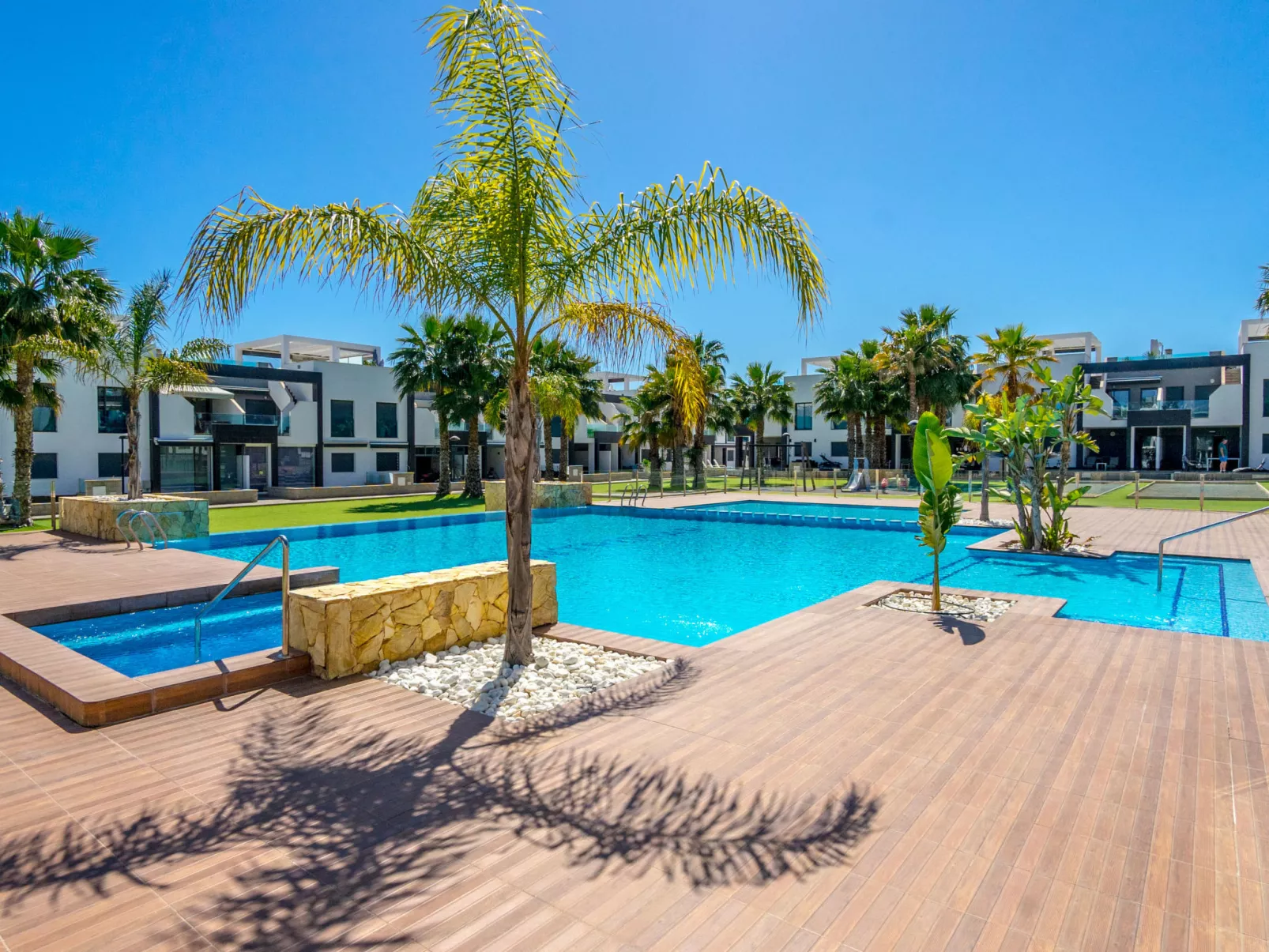 Oasis Beach 1-Draußen