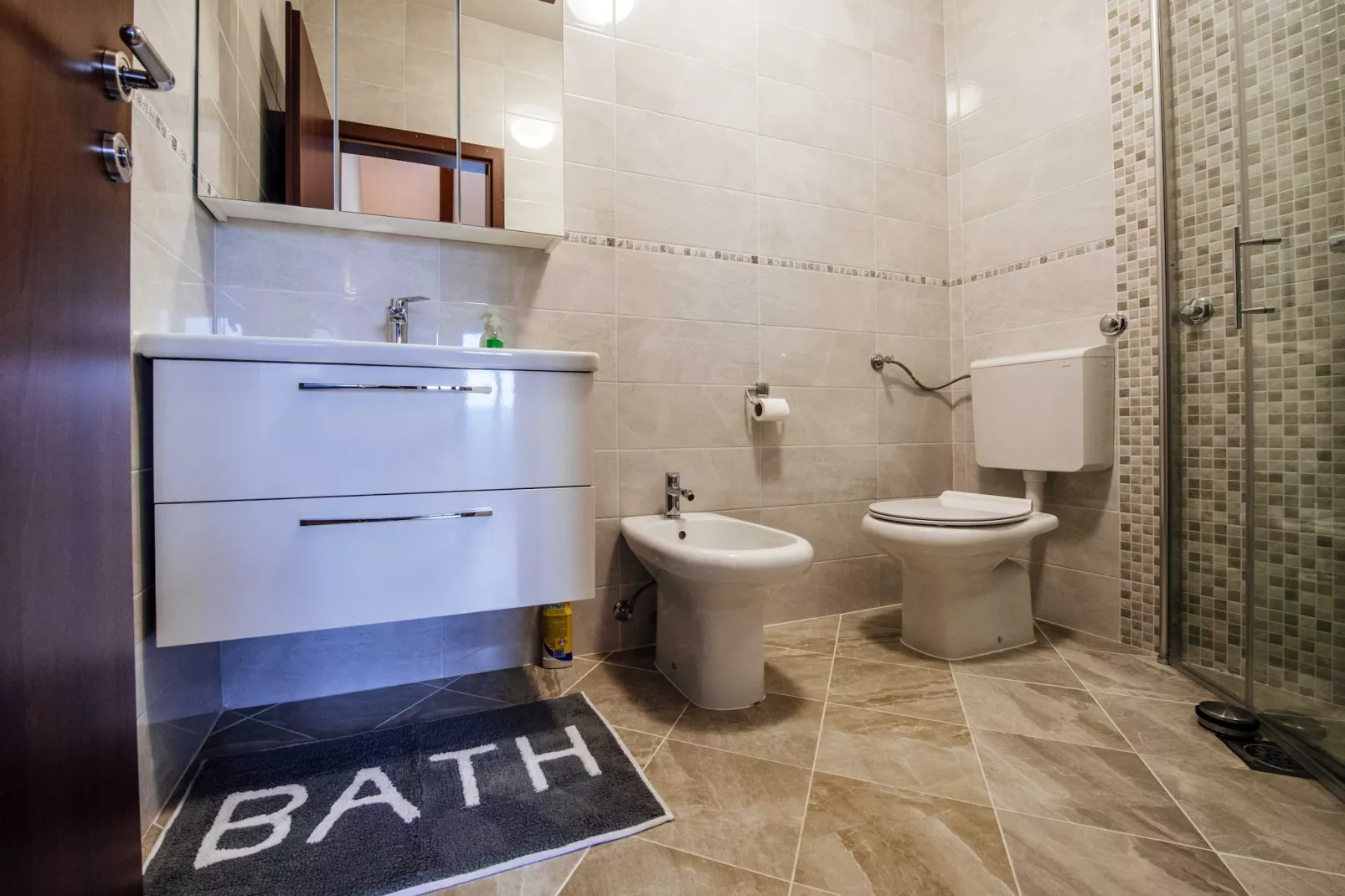 Authentic stone house Momo-Bathroom