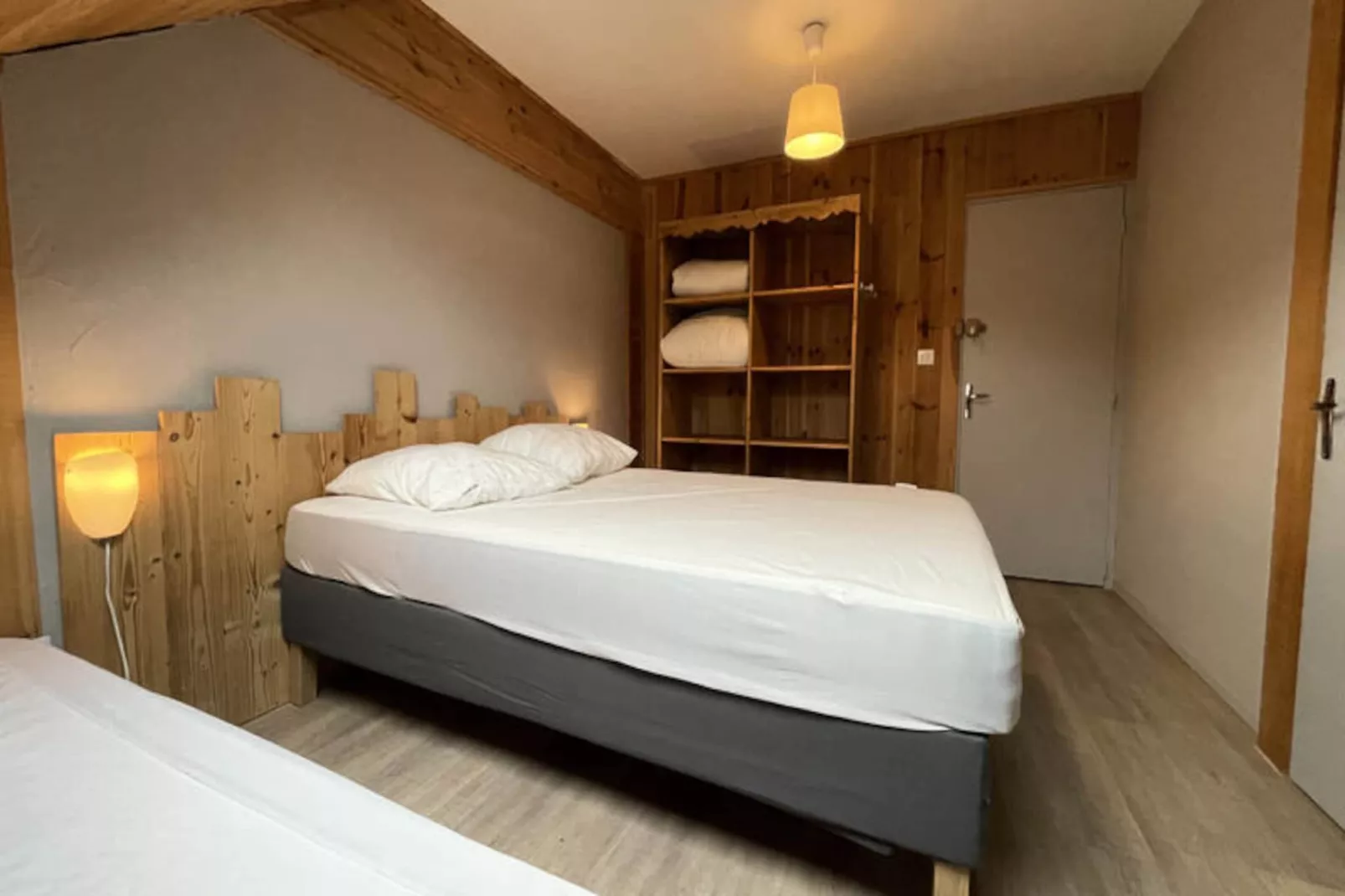Appartements à Albepierre Bredons - Untagged