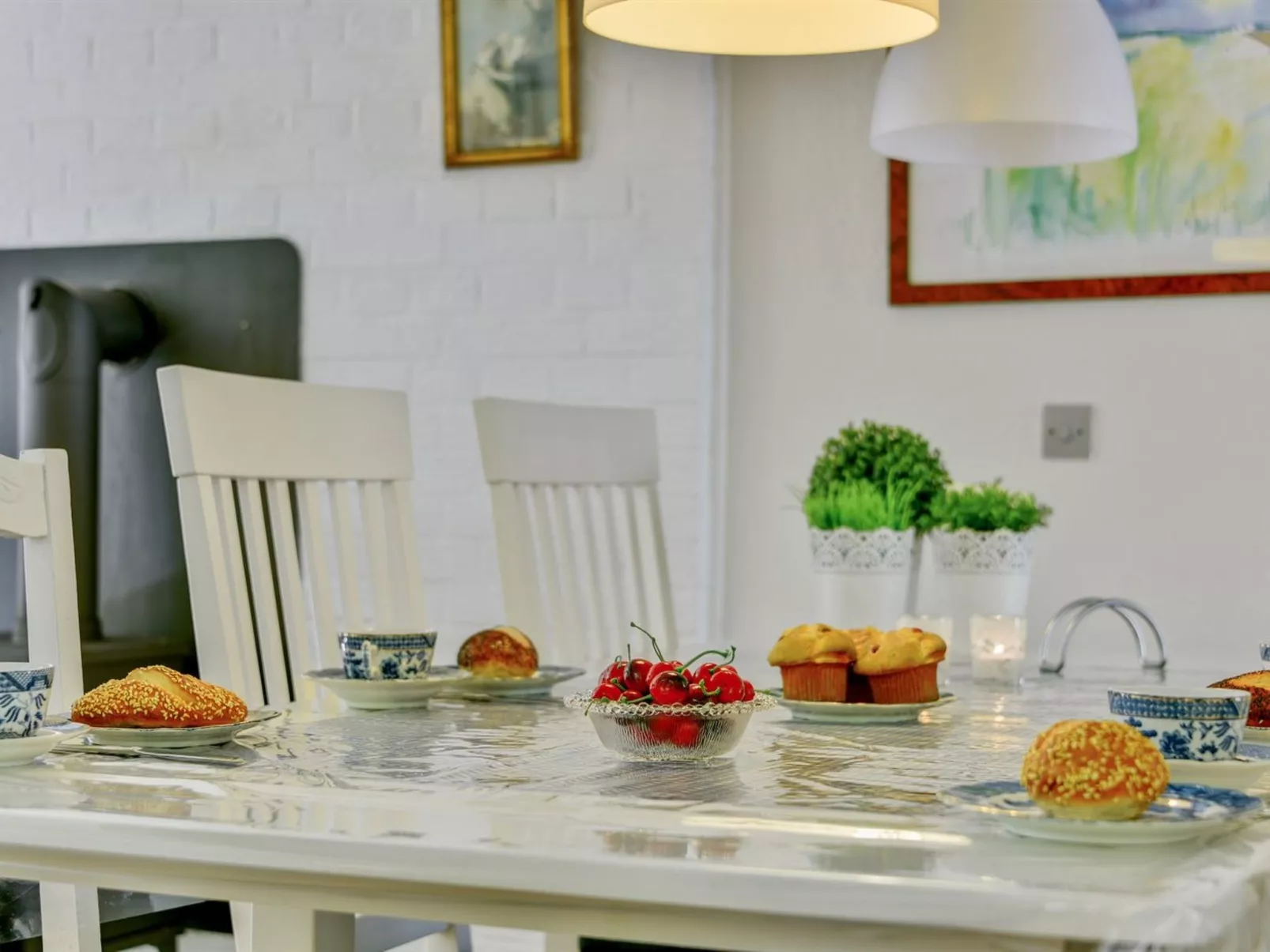 "Deik" - 2km to the fjord-Inside