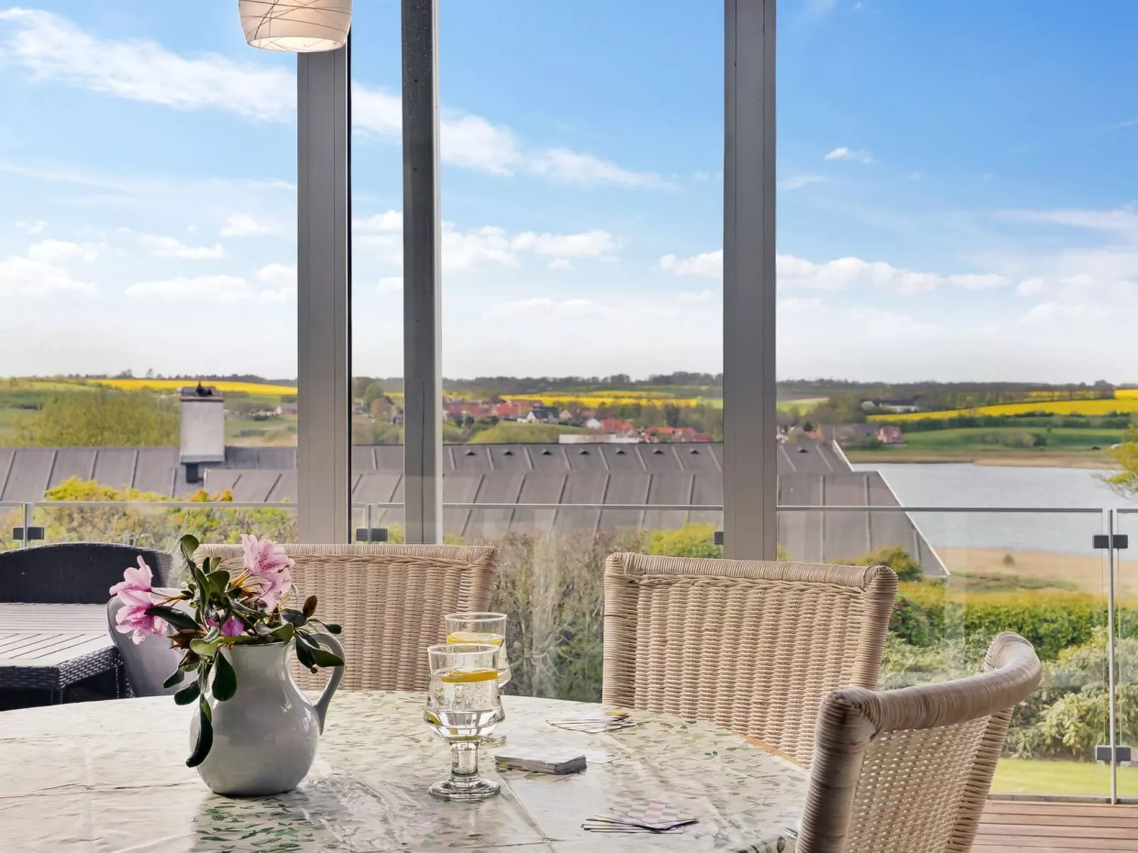 "Annabeth" - 300m to the fjord-Inside