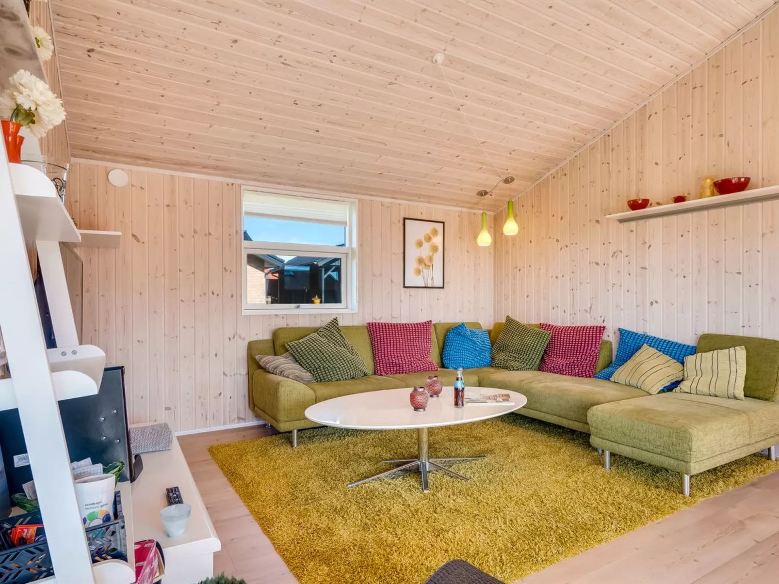 "Ginia" - 150m to the fjord-Drinnen