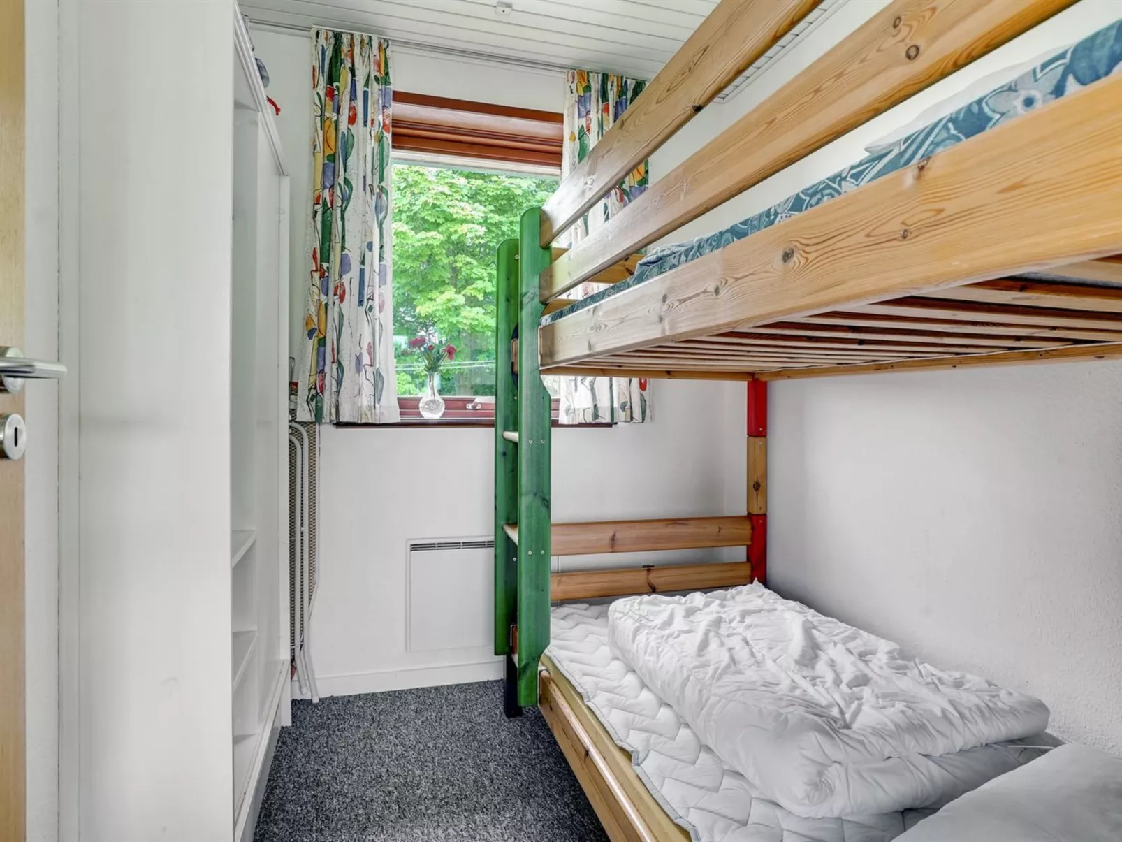 "Ephra" - 250m to the fjord-Drinnen