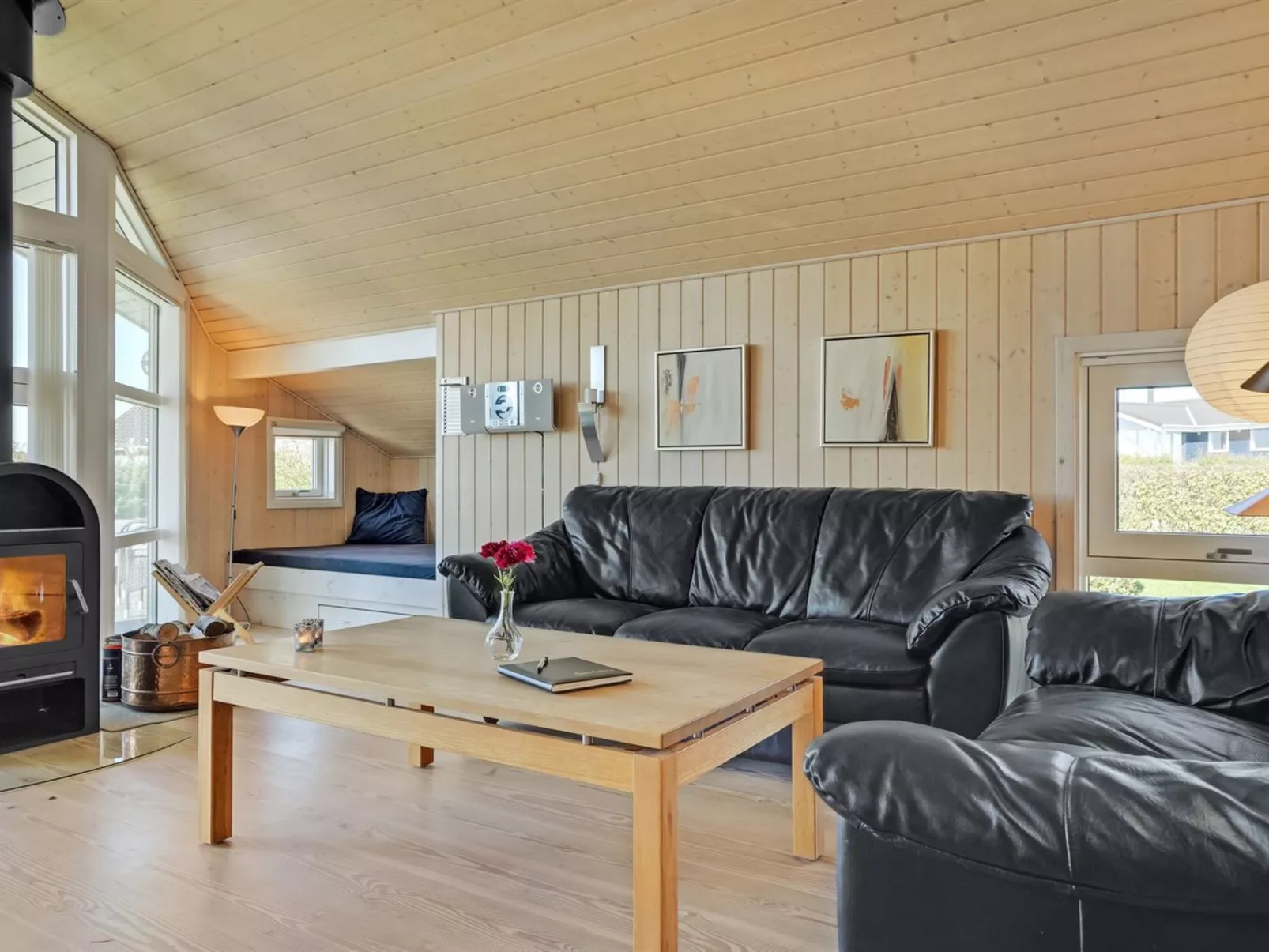 "Brynjolf" - 350m to the fjord-Inside