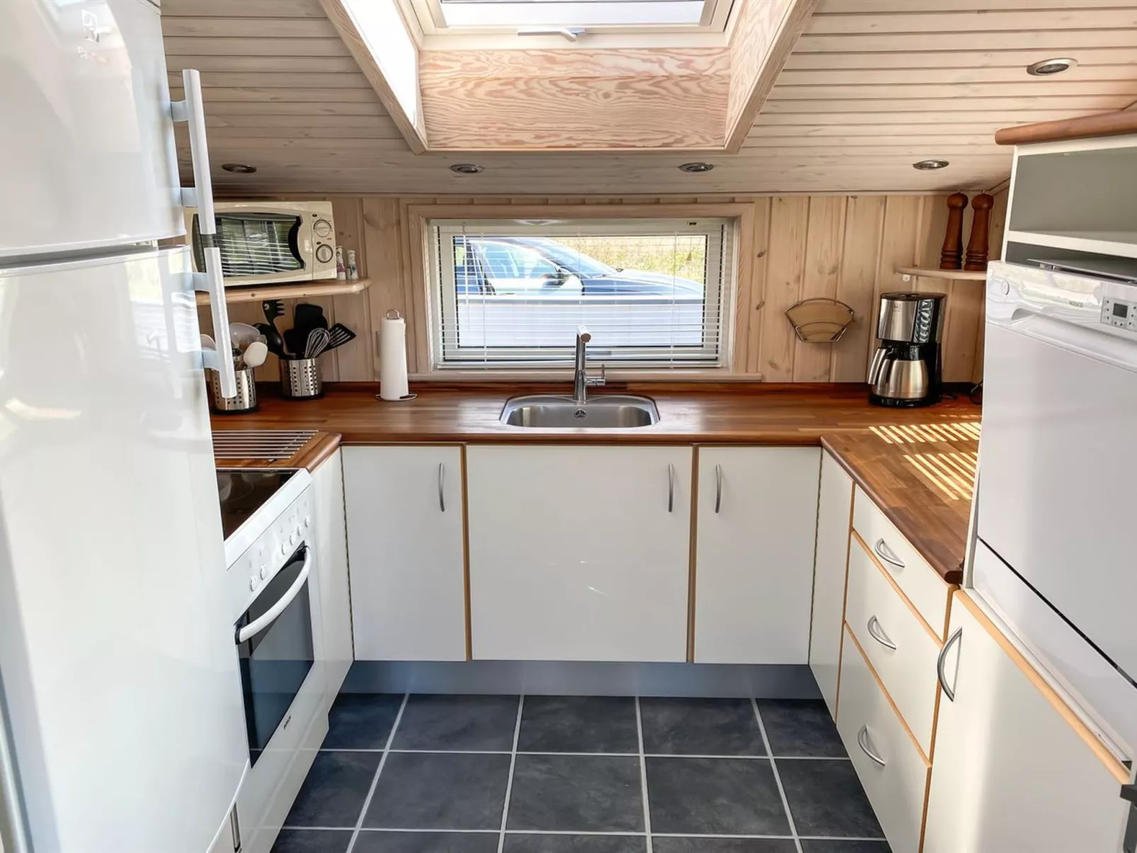 "Laurits" - 300m from the sea-Drinnen