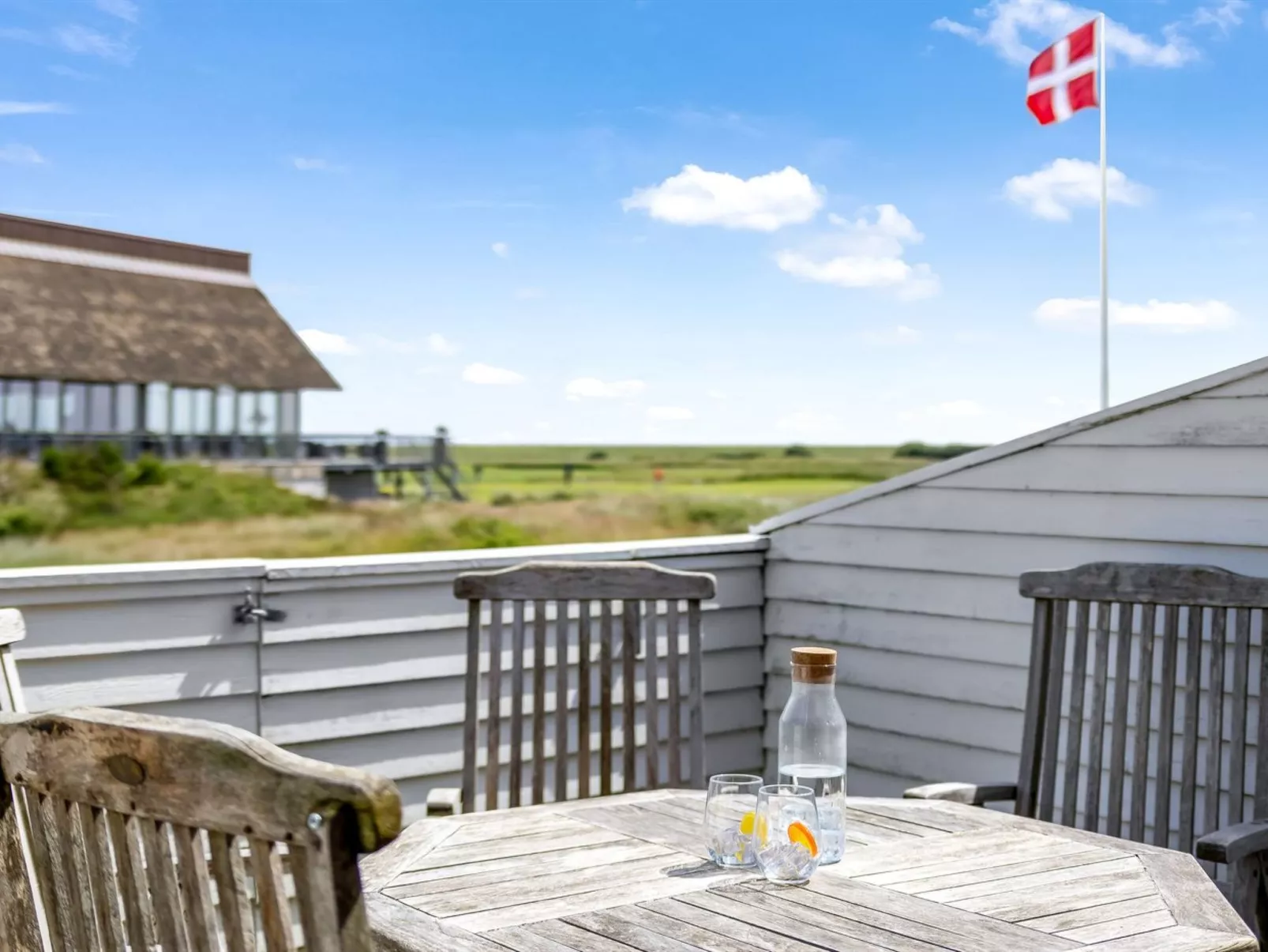 "Nils" - 2.3km from the sea - Outside
