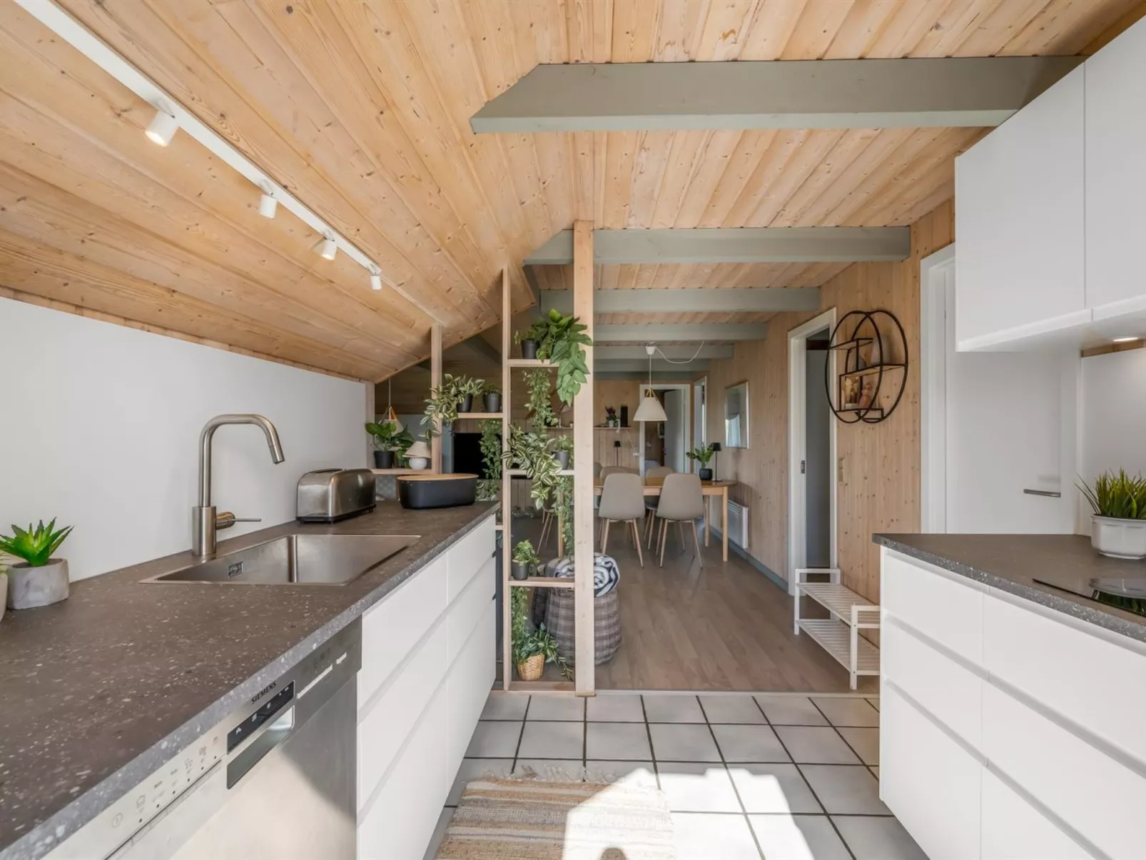 "Eggert" -  from the sea-Inside