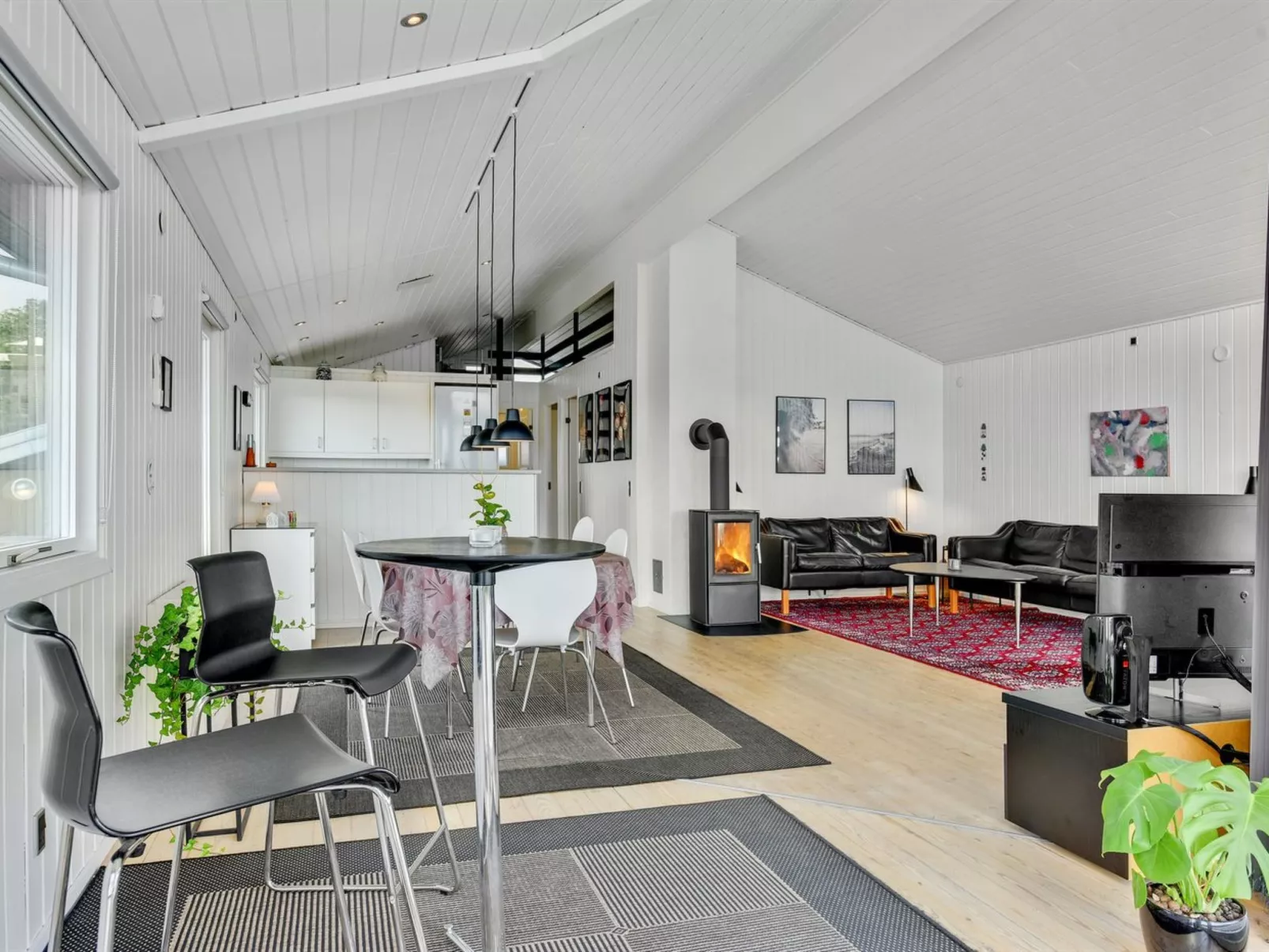 "Beowulf" - 200m from the sea-Inside