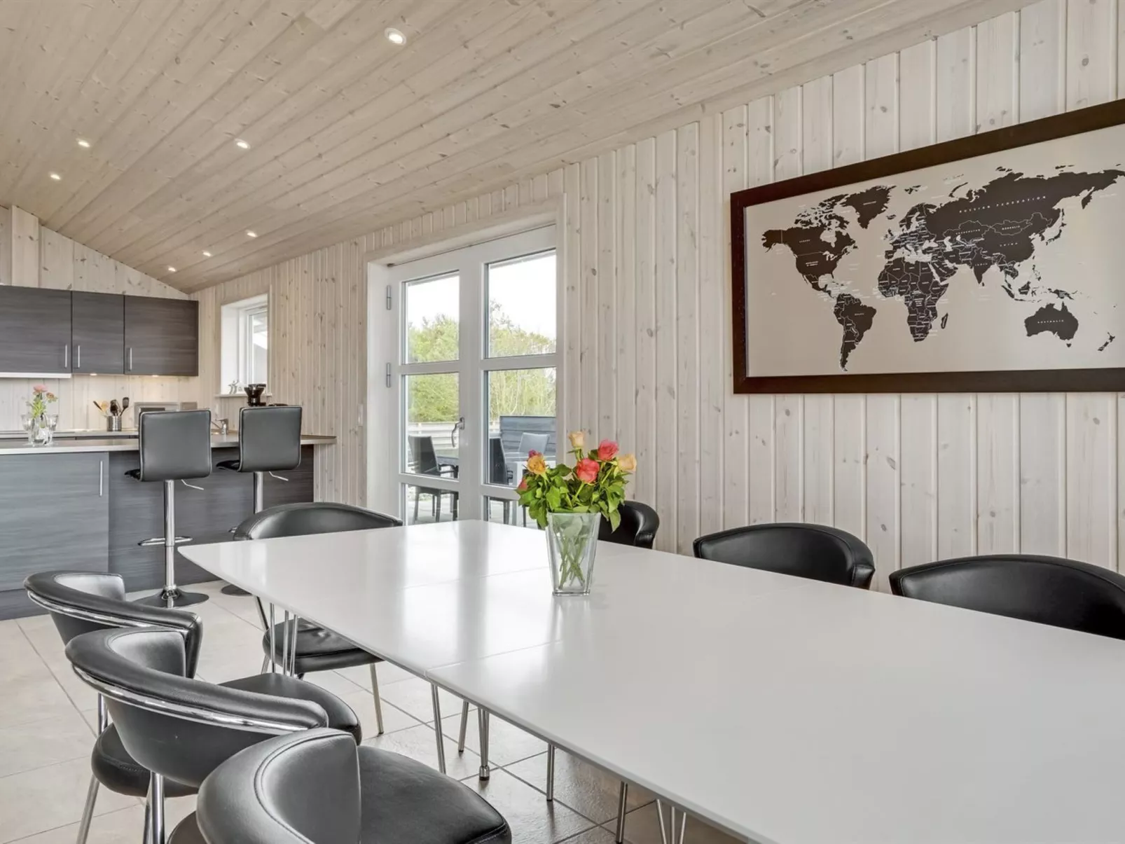 "Mavis" - 800m from the sea-Inside