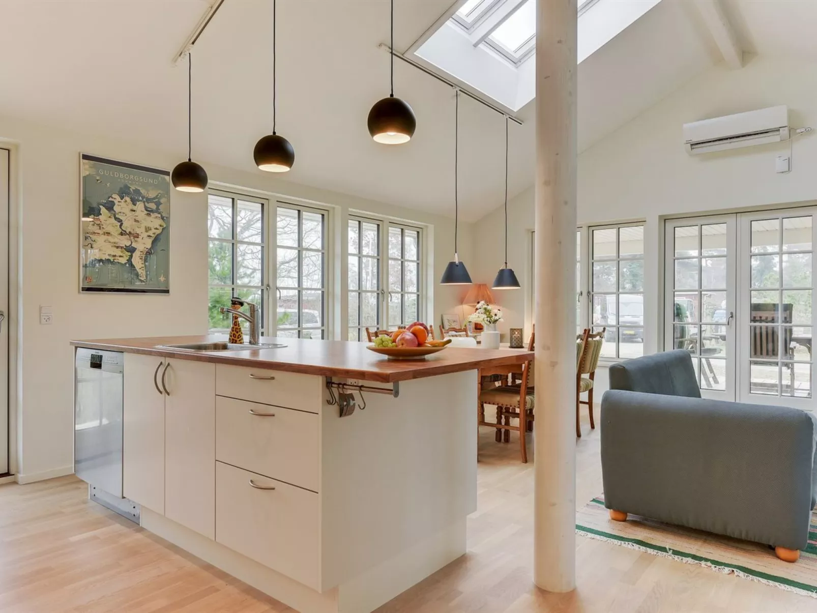 "Auke" - 100m from the sea-Drinnen