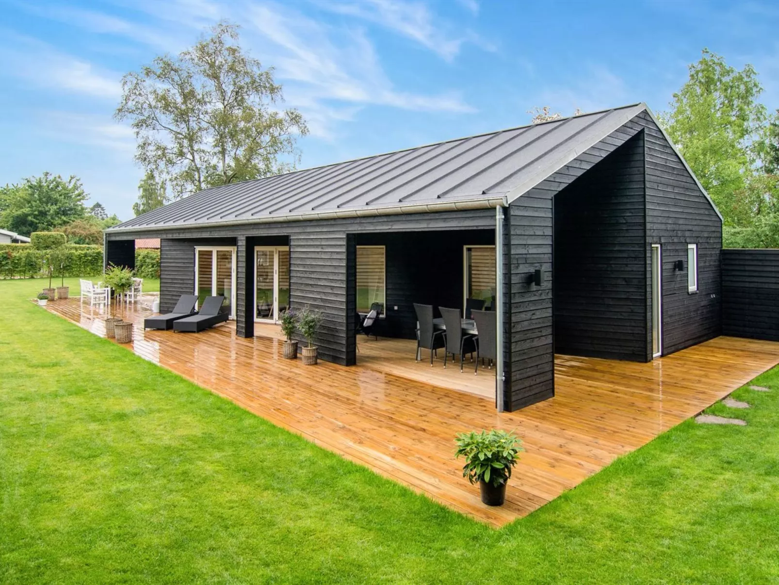 "Dorthie" - 800m from the sea-Outside