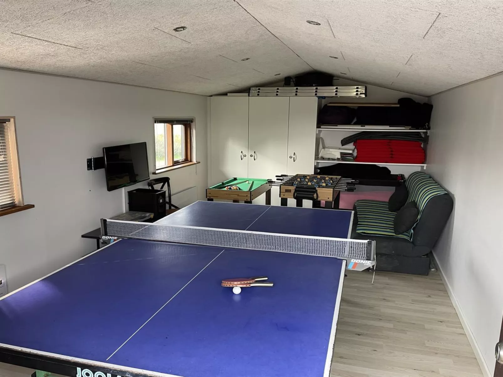 "Finna" - 1km from the sea-Inside