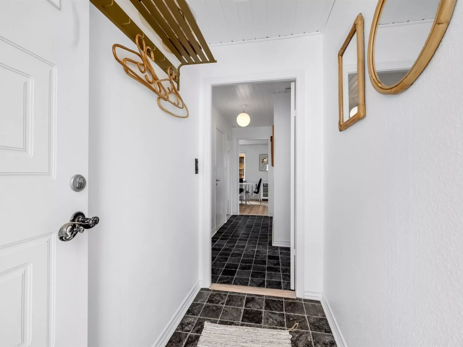 "Eluisa" - 300m from the sea-Inside