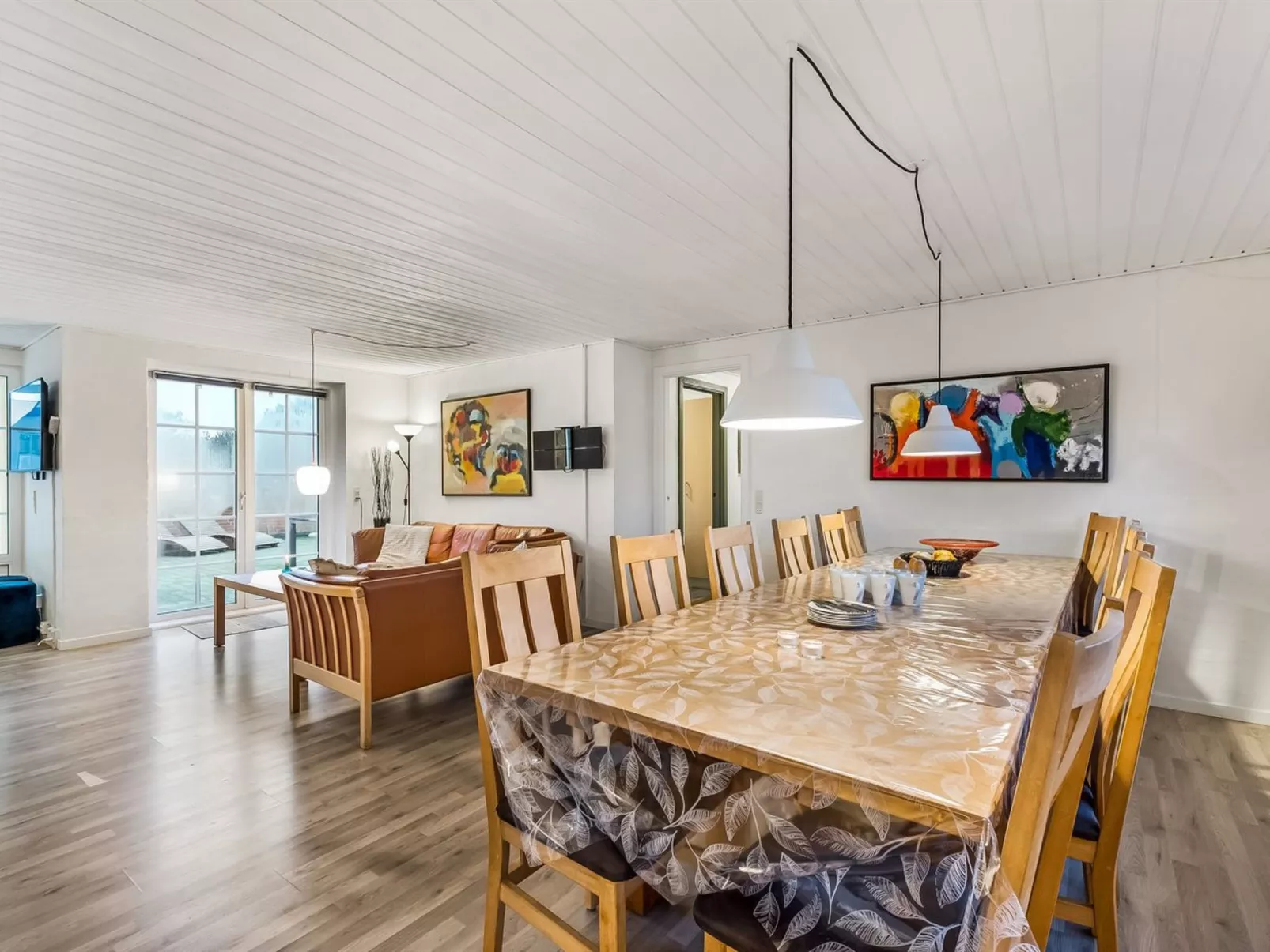 "Aane" - 1.8km from the sea-Inside