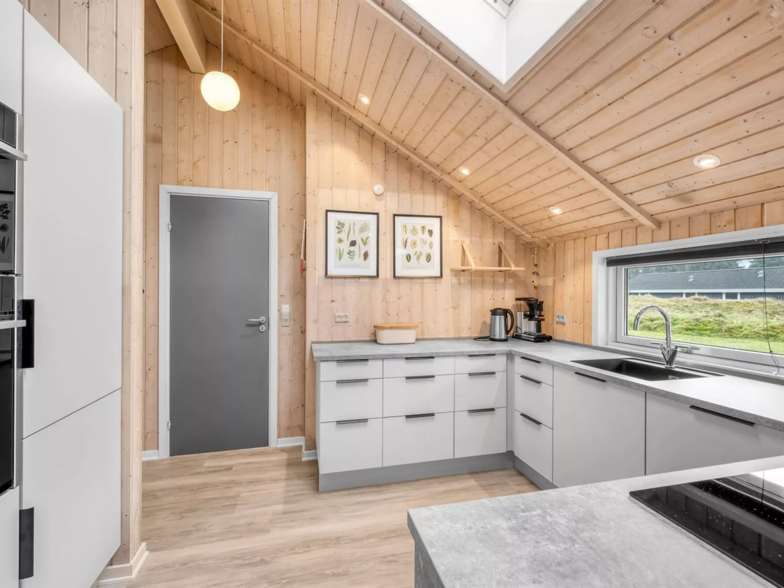 "Anisette" - 1km from the sea-Inside