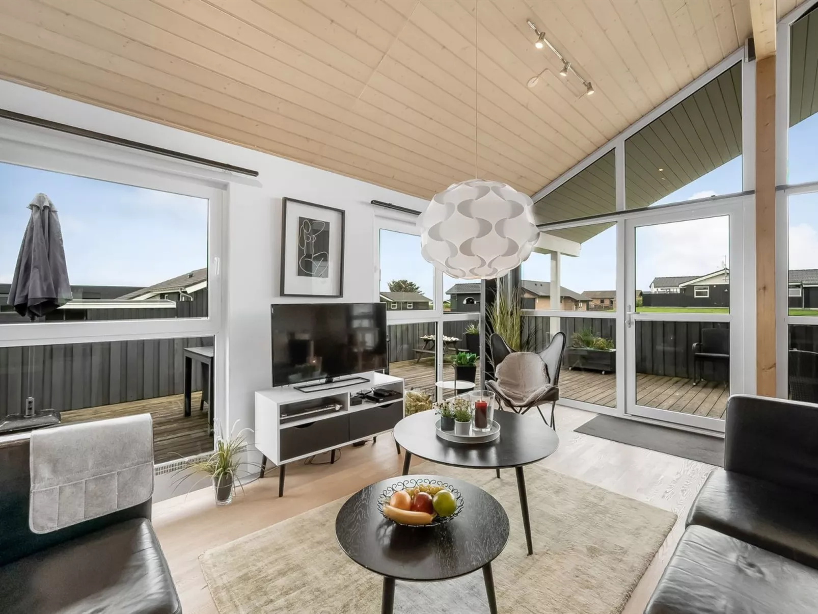 "Samuil" - 300m to the fjord-Dedans