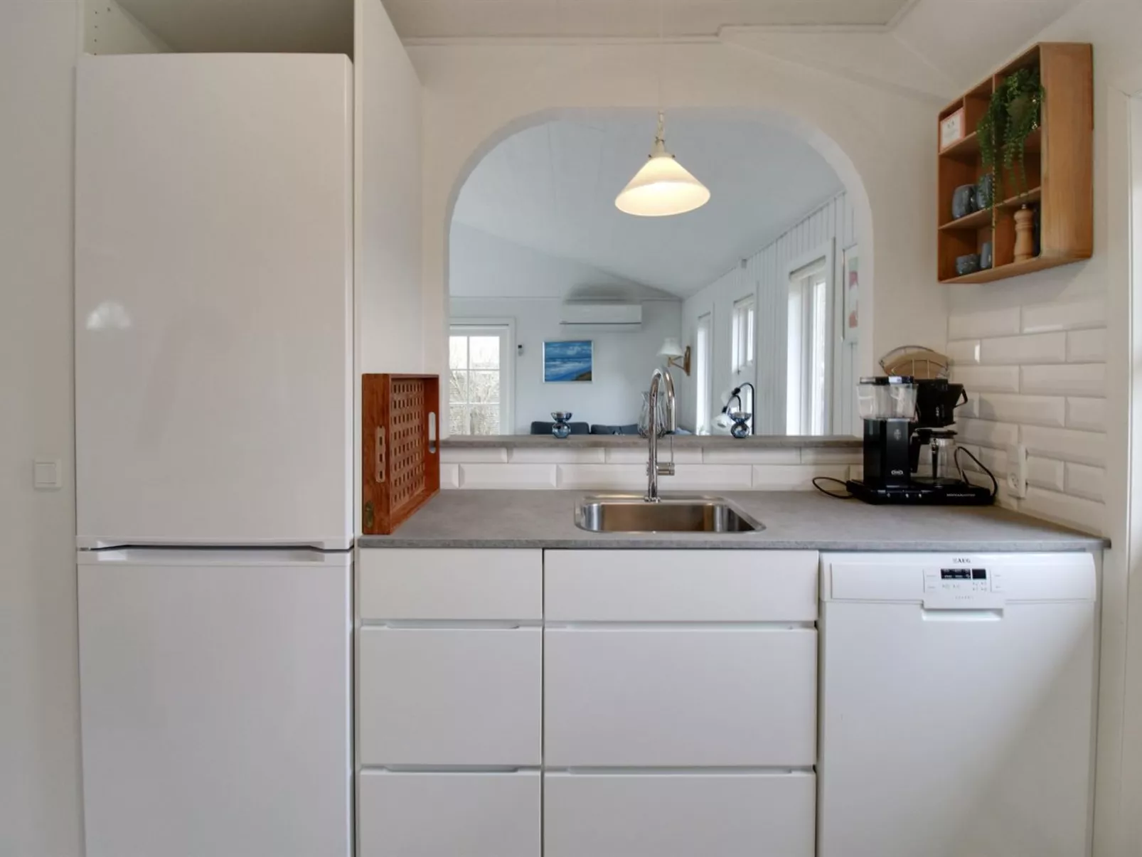 "Aila" - 1.4km from the sea-Drinnen