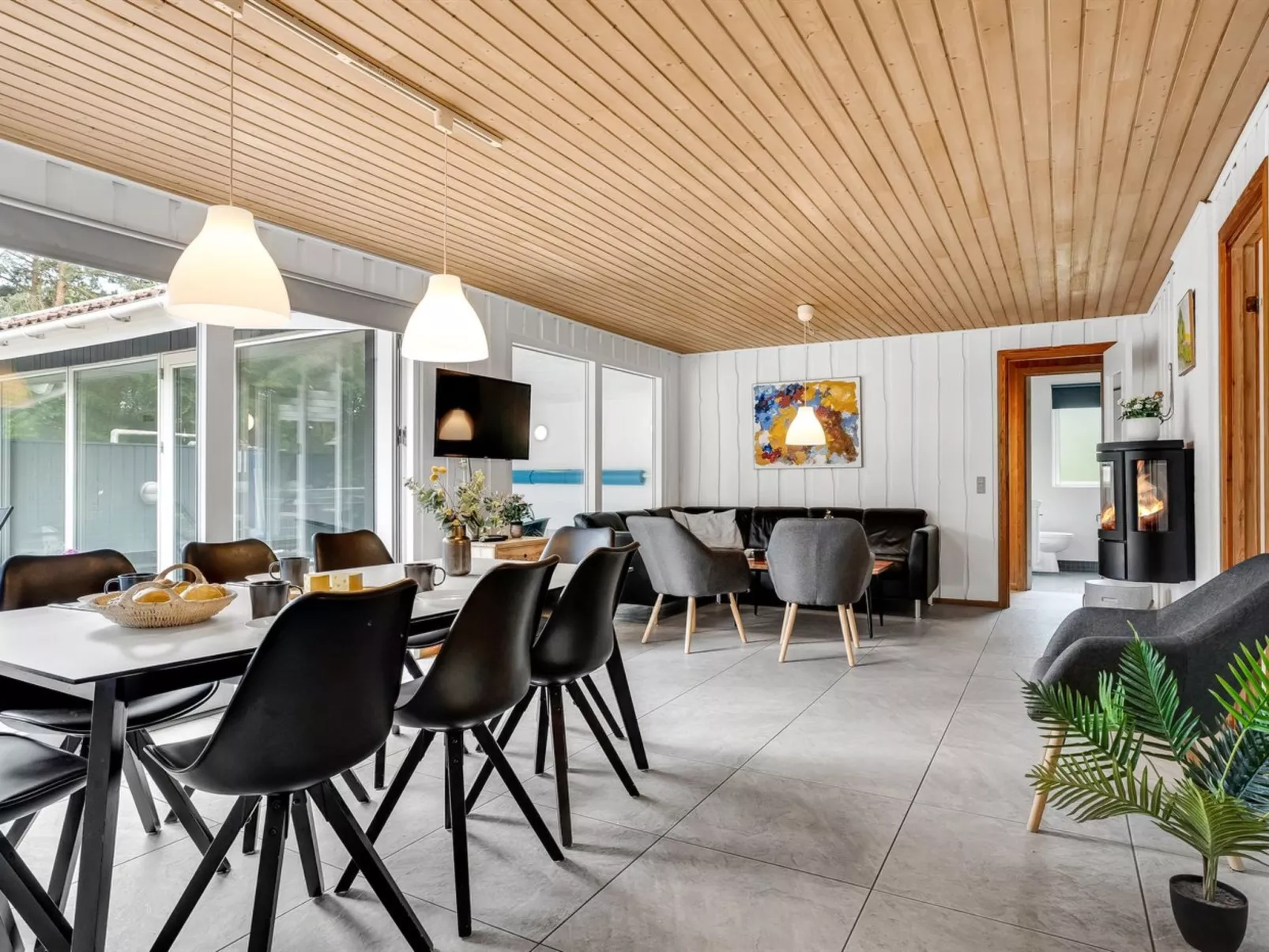 "Sverker" - 300m from the sea-Drinnen