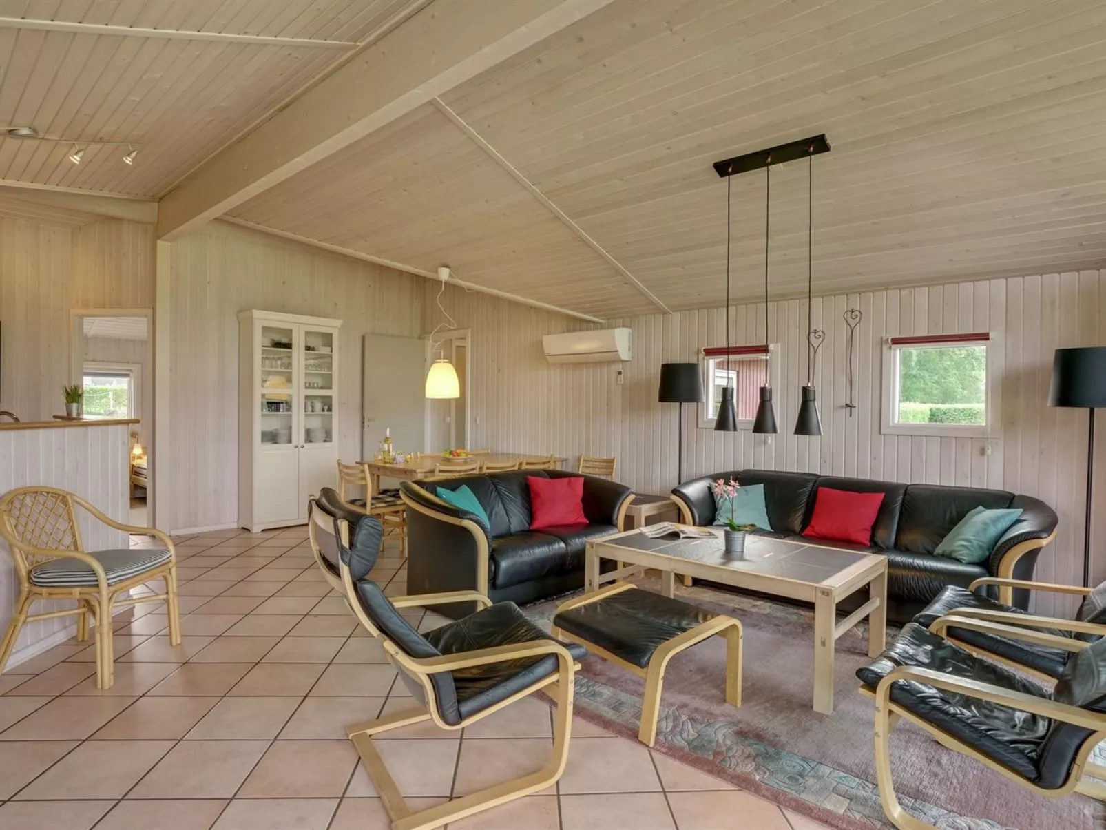 "Folke" - 250m from the sea-Drinnen