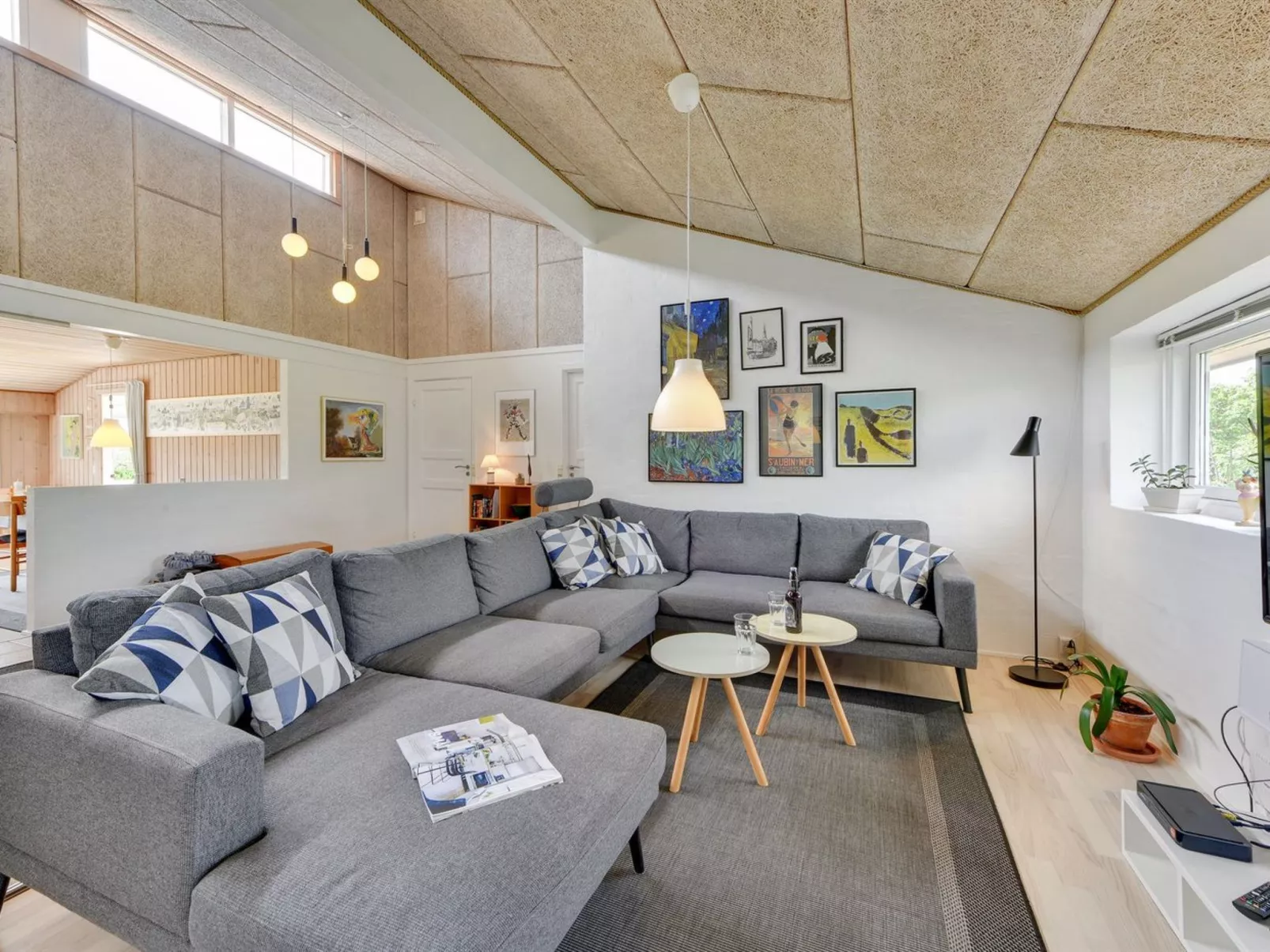 "Saxe" -  from the sea-Inside