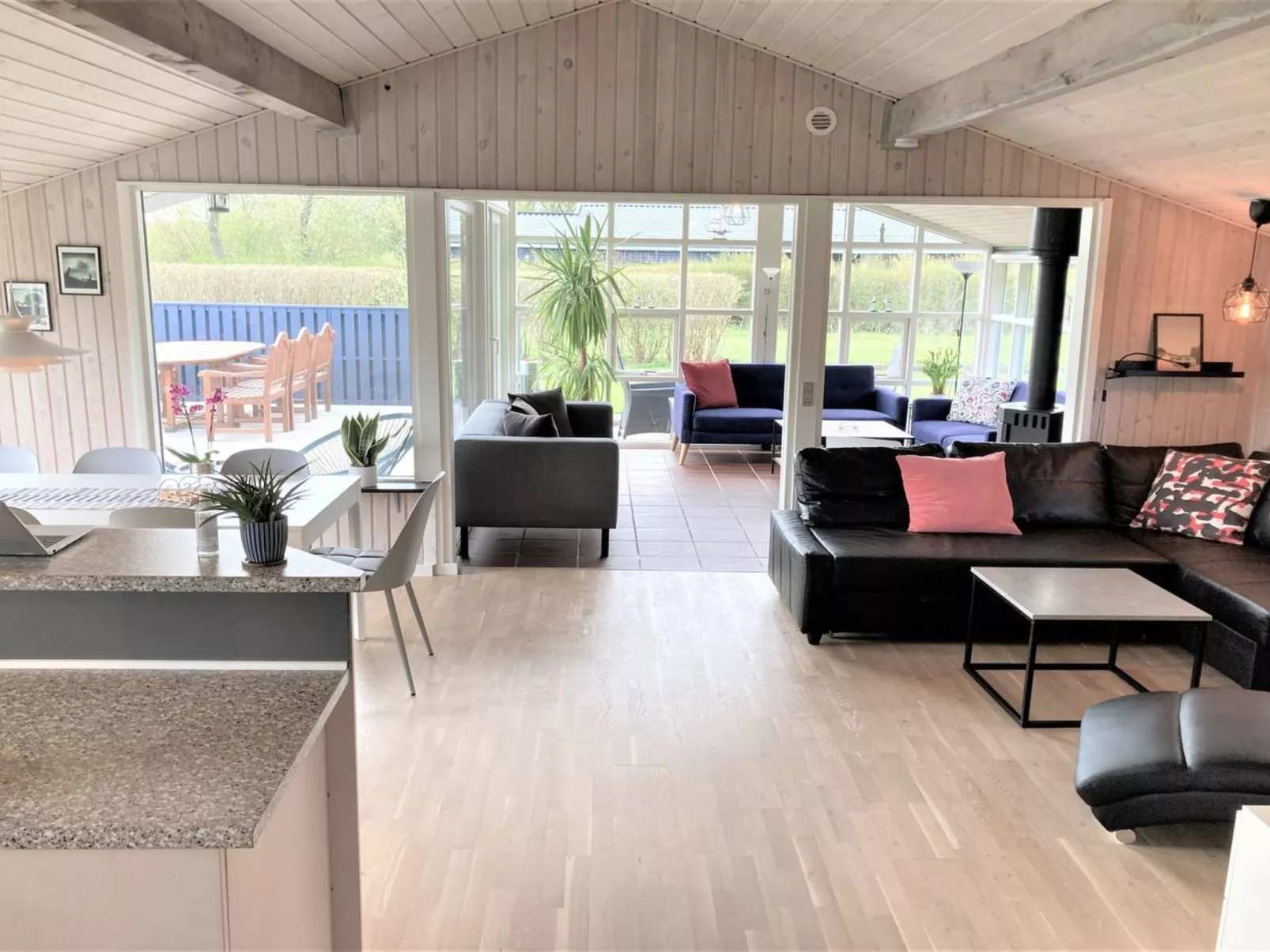 "Aleksa" - 400m from the sea-Drinnen