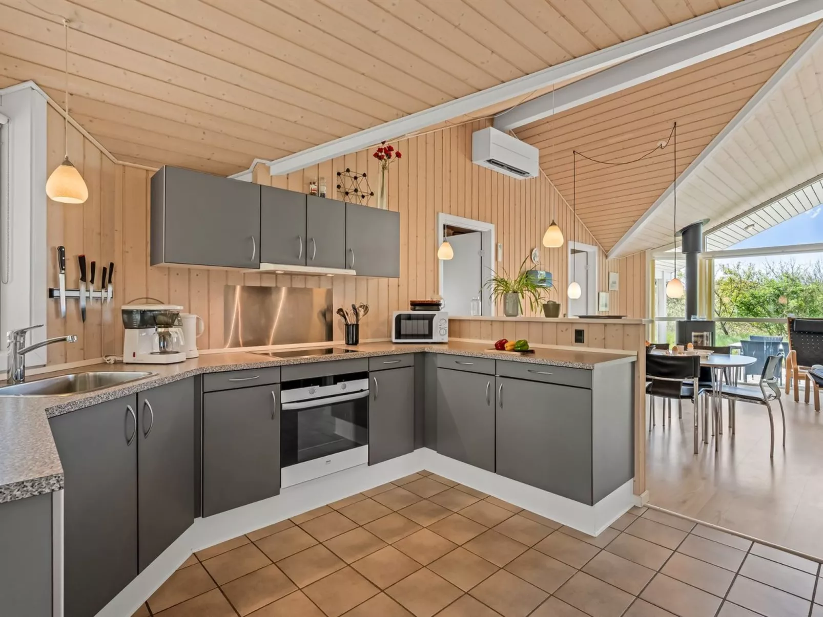 "Dagny" - 300m from the sea-Inside