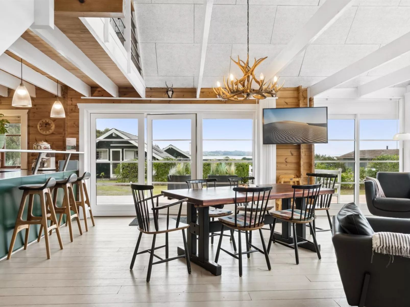 "Ginnie" - 300m from the sea-Inside