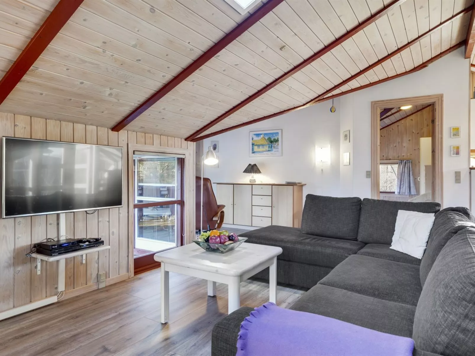 "Thurir" - 4km from the sea-Inside