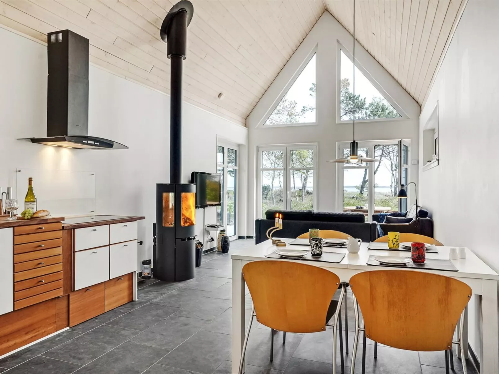 "Angelita" - 80m to the fjord-Inside