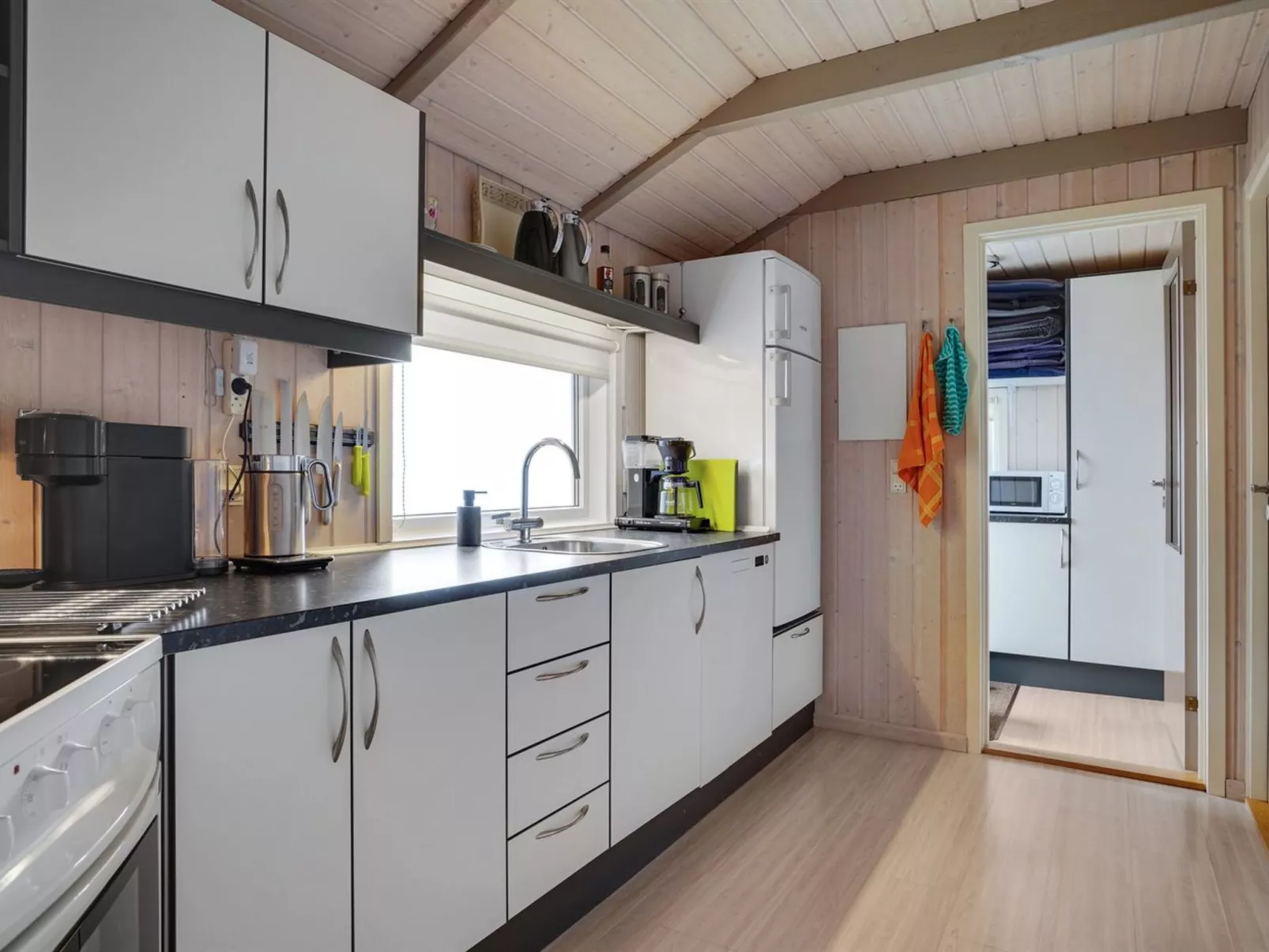 "Ebbeline" - 150m from the sea-Dedans