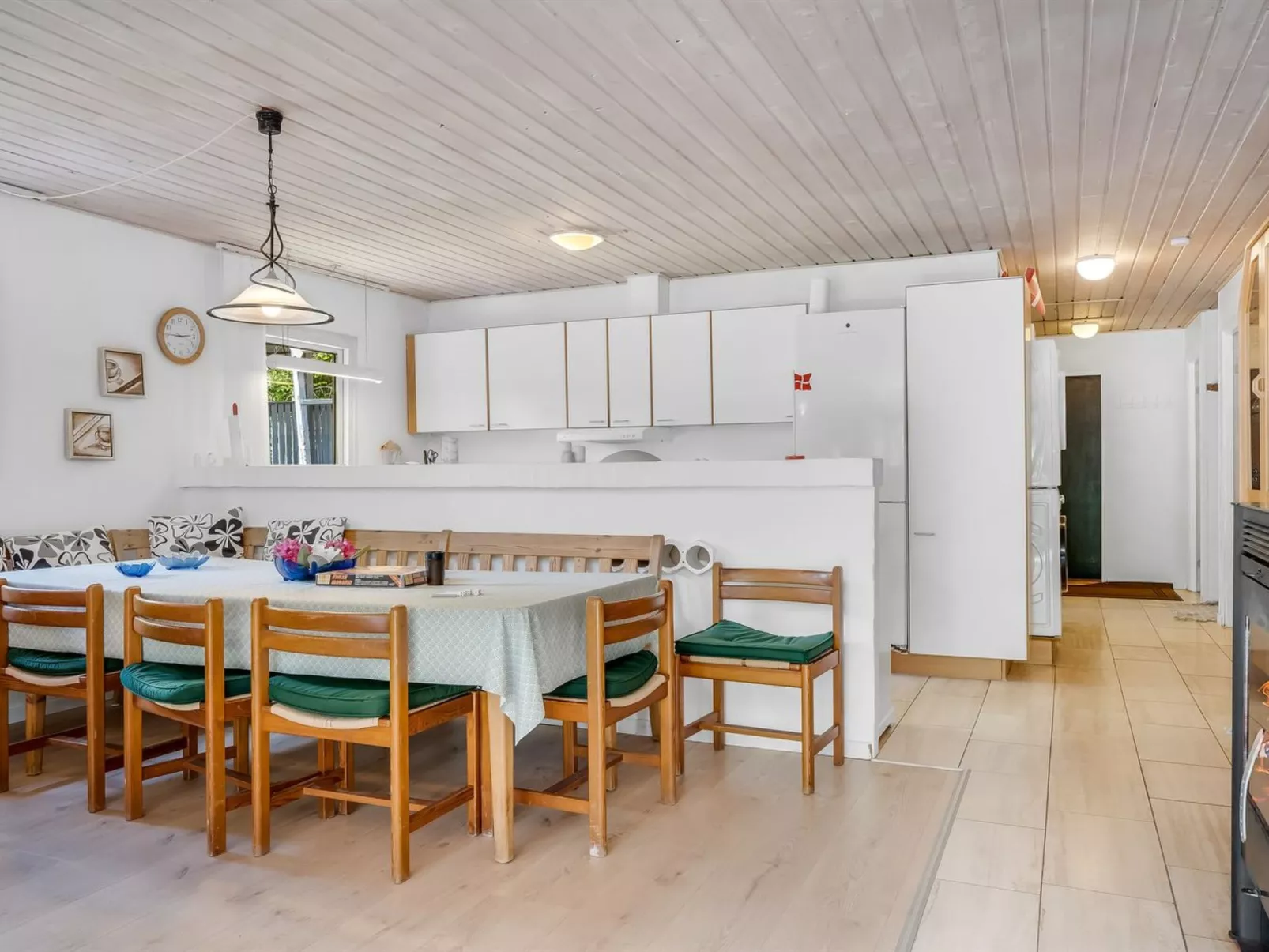 "Anine" - 200m to the fjord-Inside