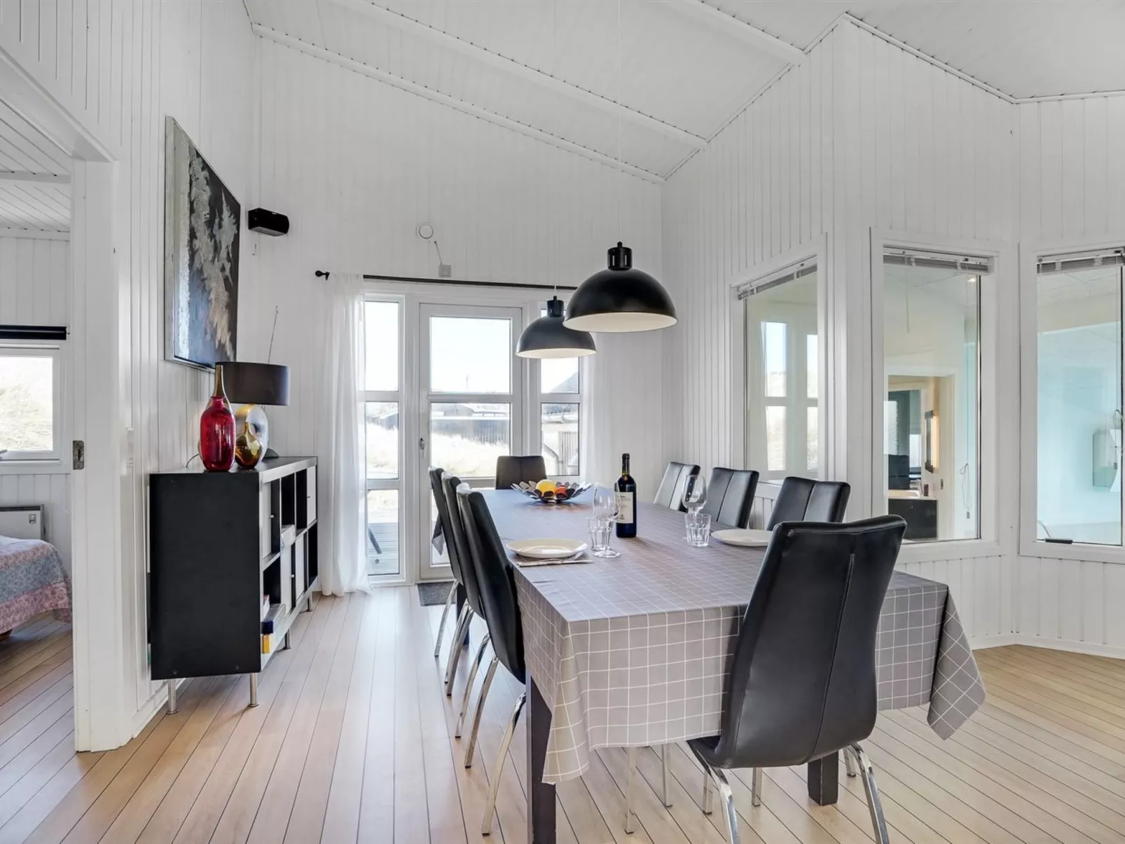 "Saku" - 495m to the fjord-Drinnen