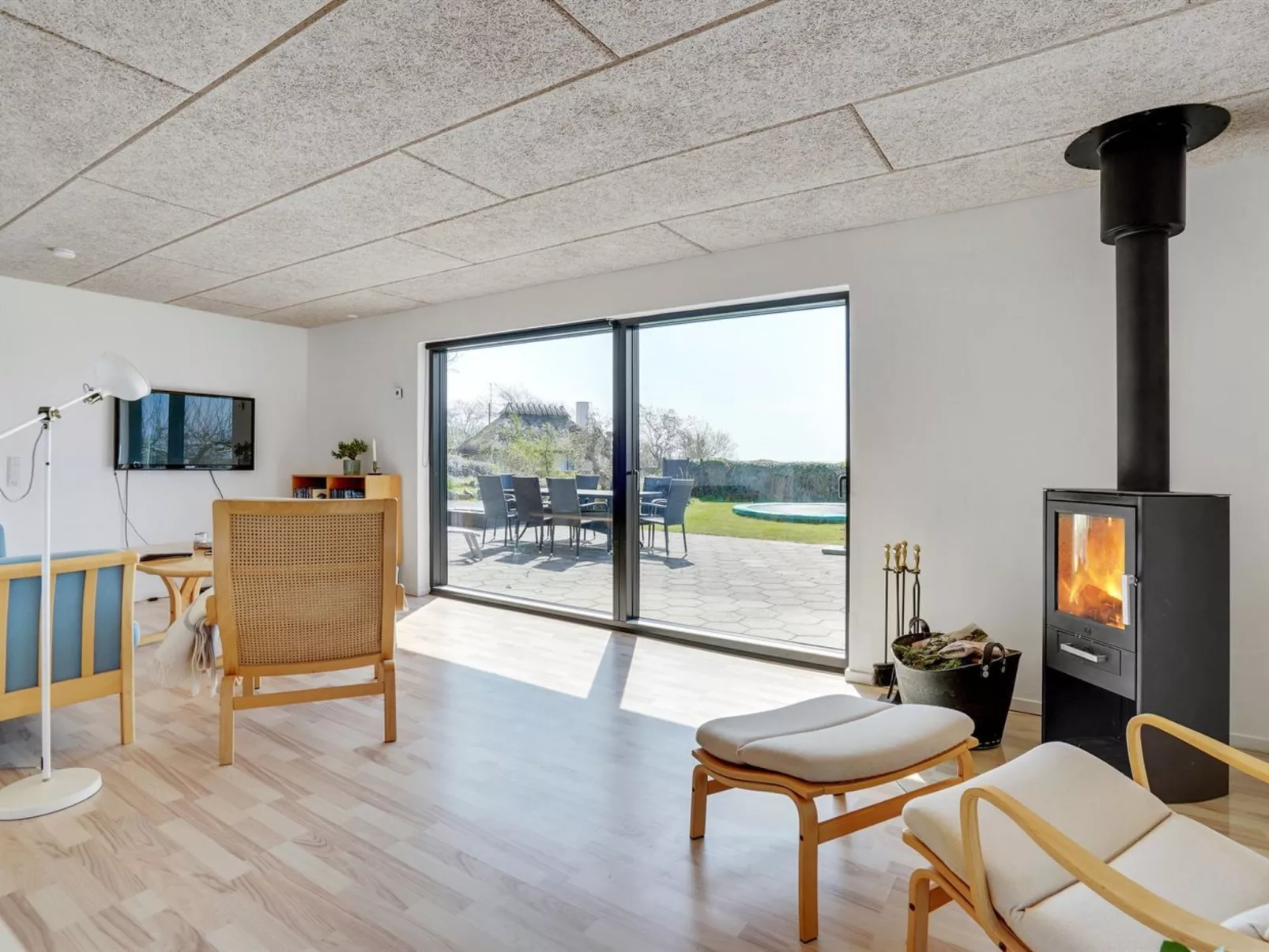 "Emin" - 100m from the sea-Drinnen