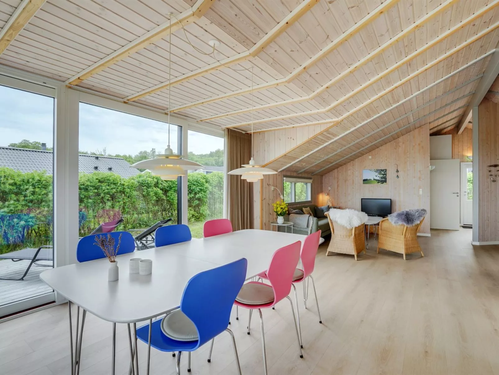 "Ely" - 300m from the sea-Inside