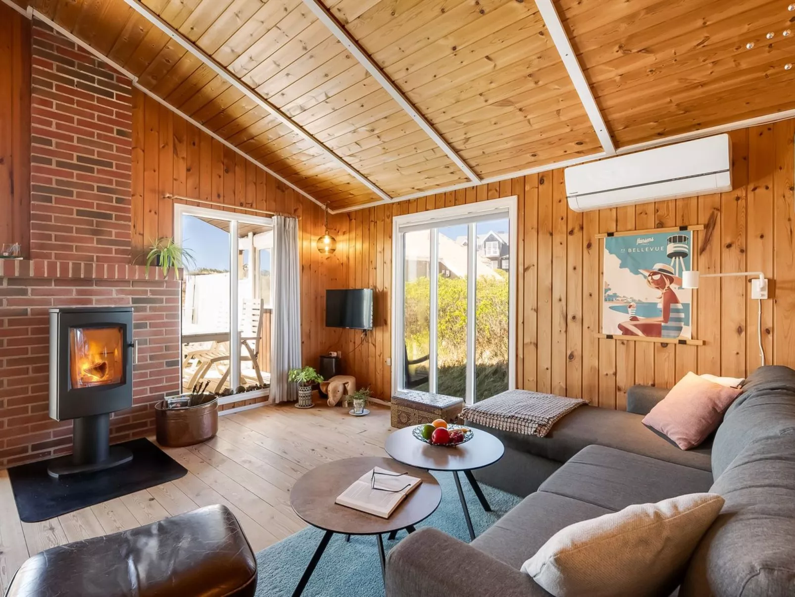 "Brigit" - 200m from the sea-Inside