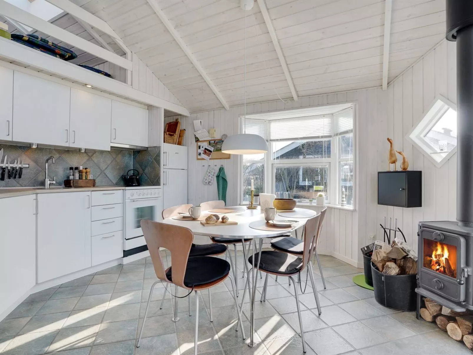 "Yara" - 1km to the fjord-Inside