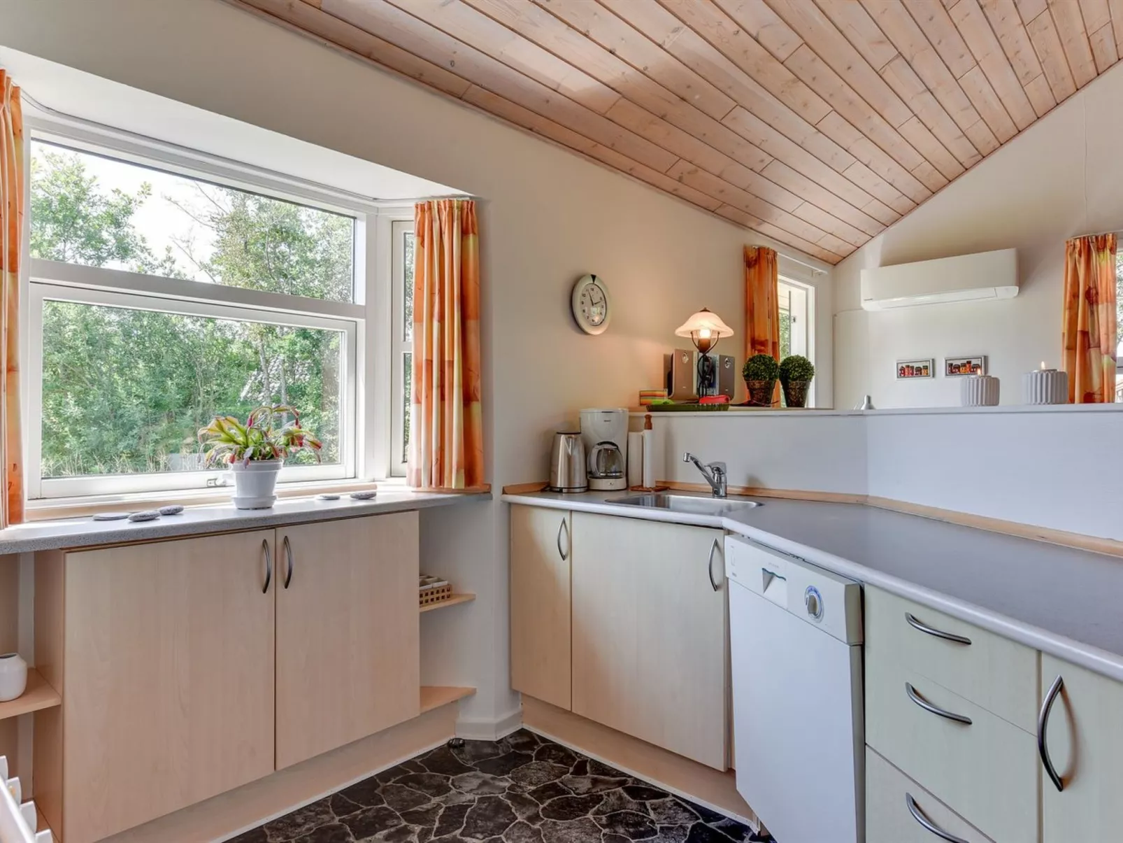 "Herlugh" - 1km to the fjord-Dedans