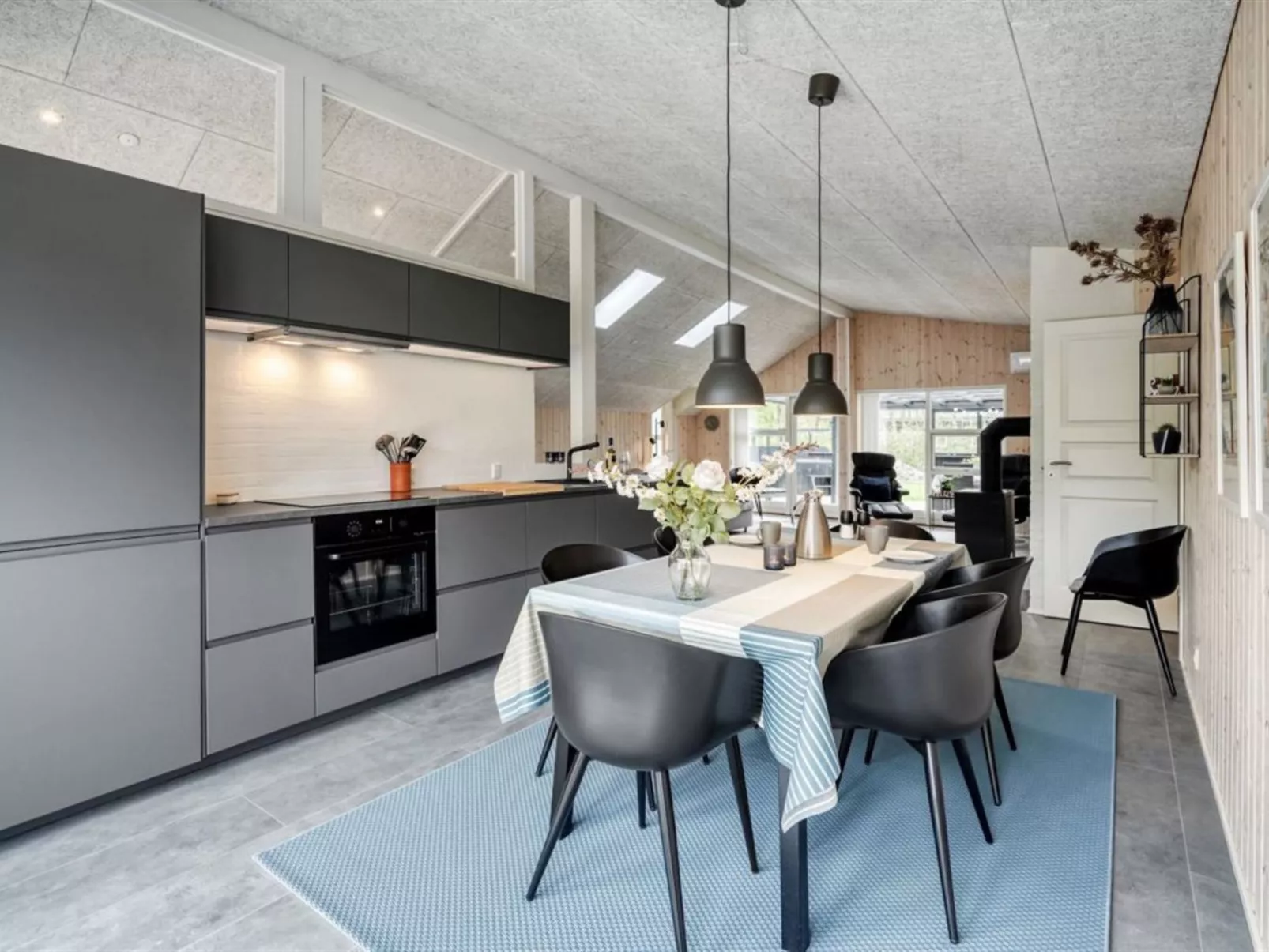 "Gustaf" - 400m to the fjord-Inside