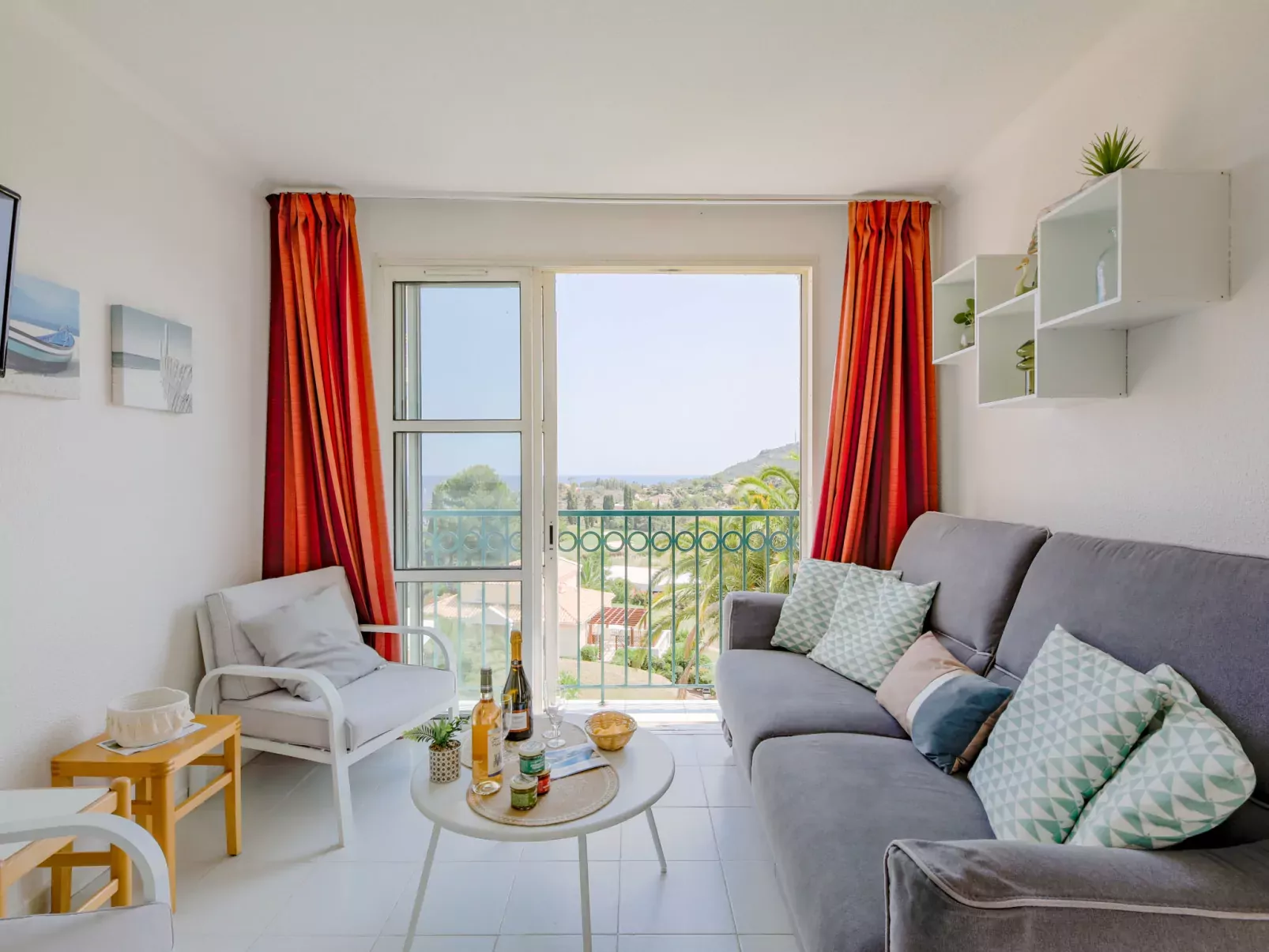 Le Village (C5 235)-Dedans