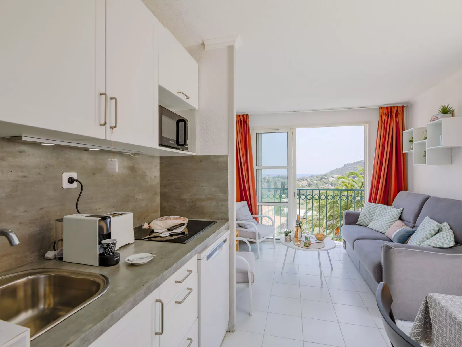 Le Village (C5 235)-Dedans