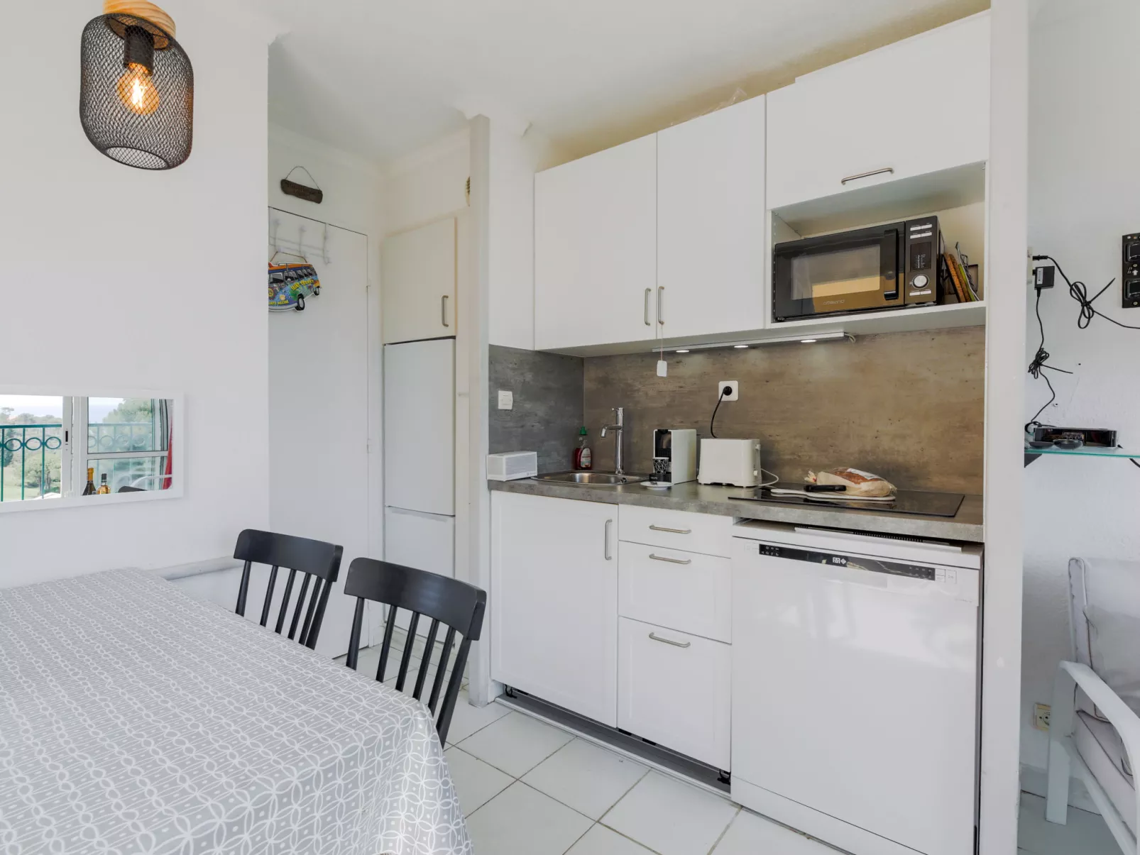 Le Village (C5 235)-Dedans