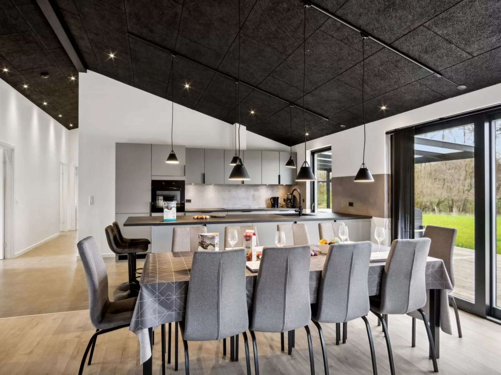 "Jul" - 300m from the sea-Inside