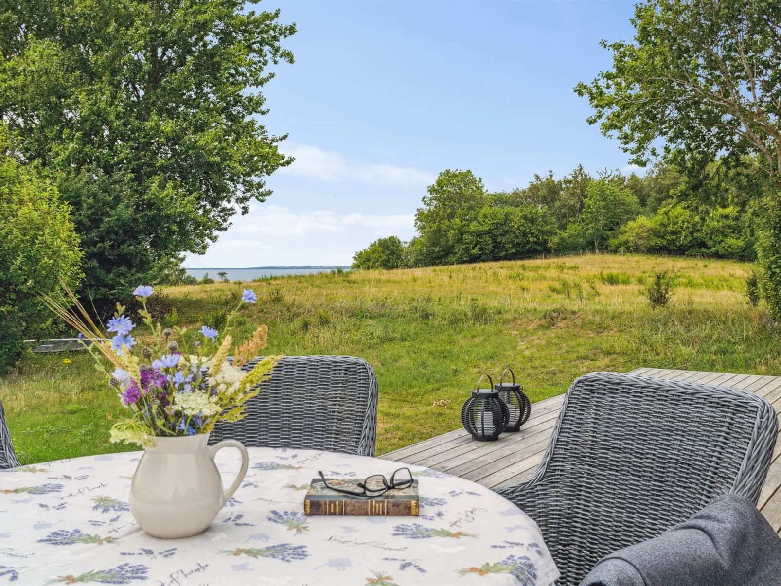 "Aurore" - 1.3km from the sea-Outside