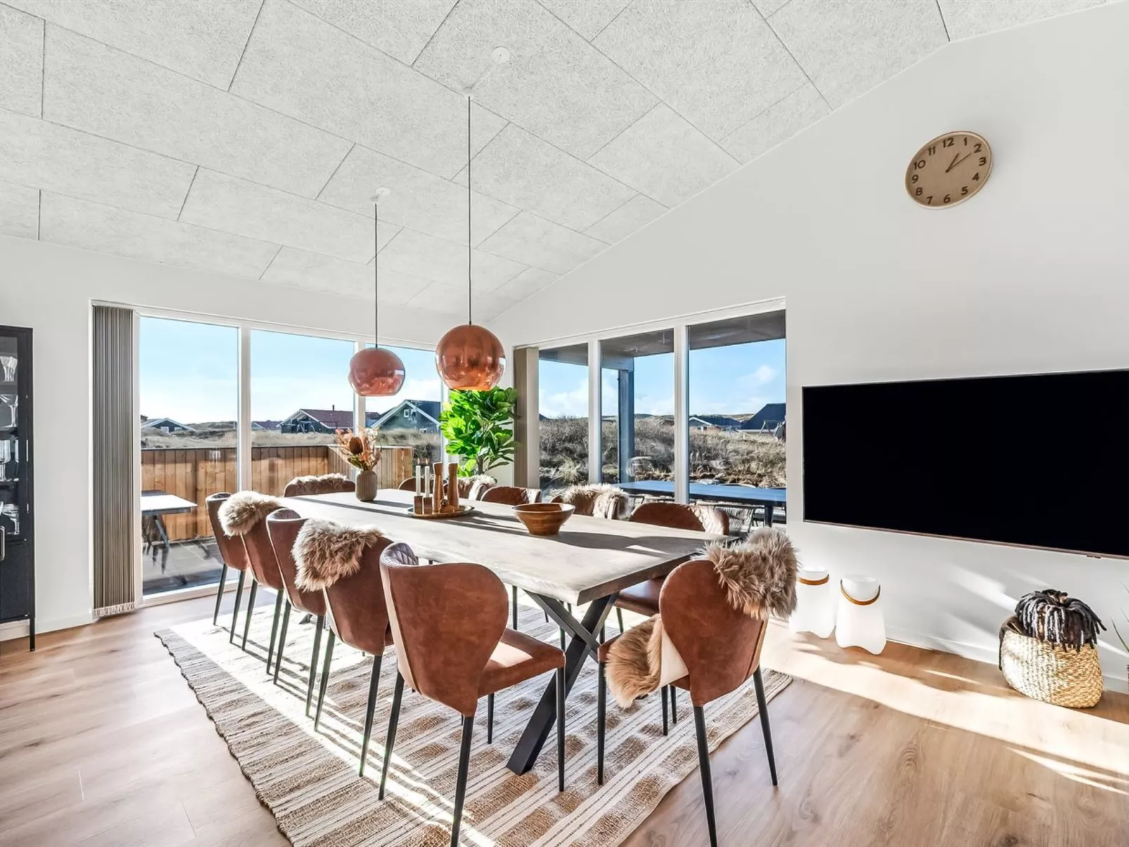 "Waldar" -  from the sea-Inside