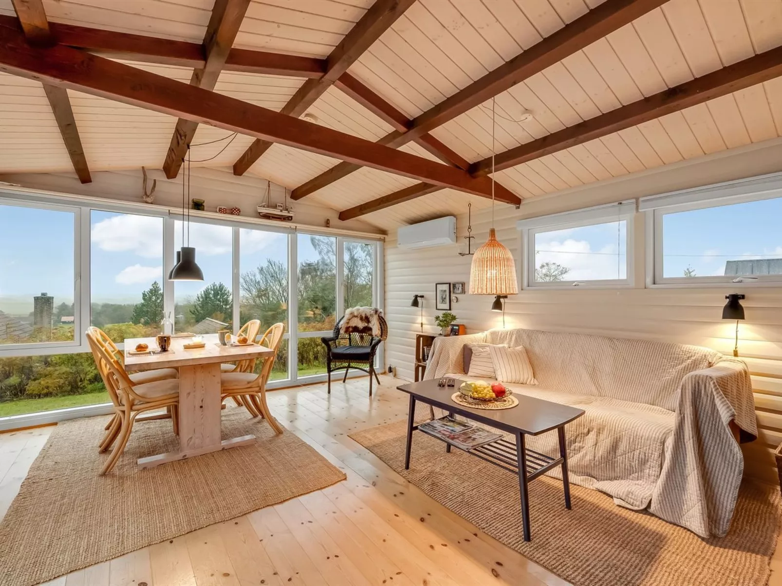 "Dimo" - 300m to the fjord-Inside