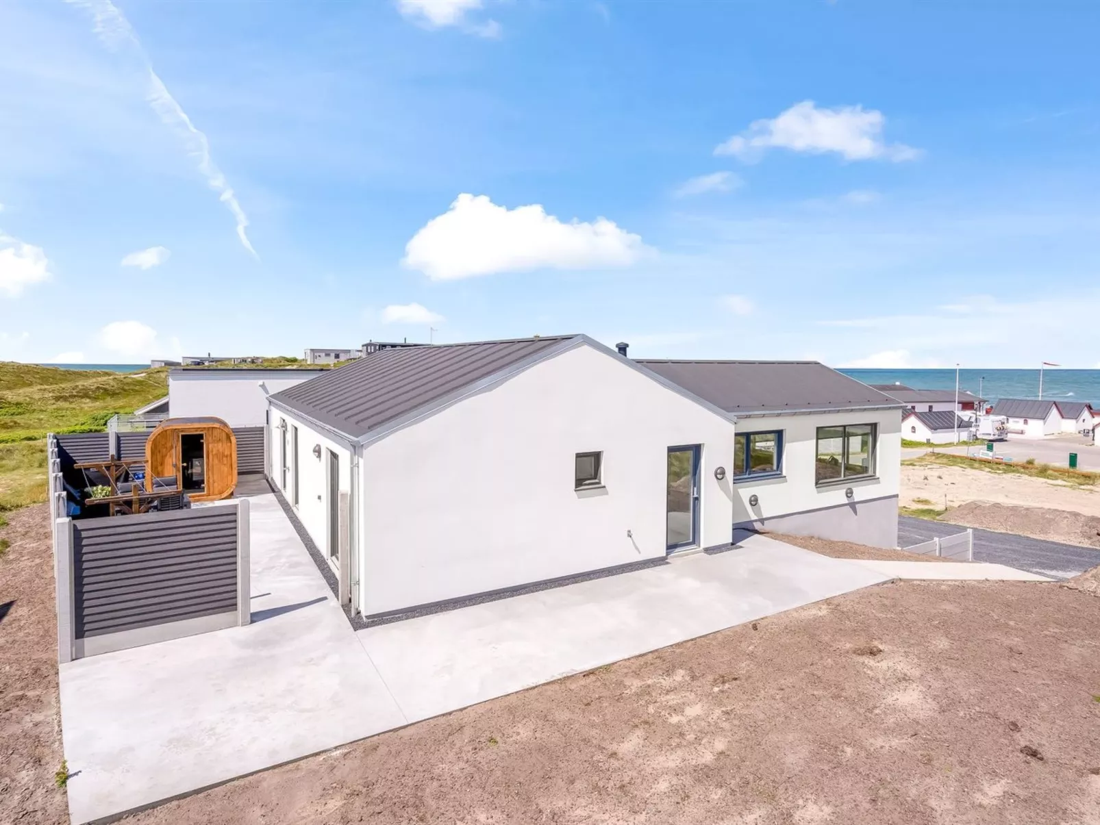 "Unge" - 75m from the sea-Draußen