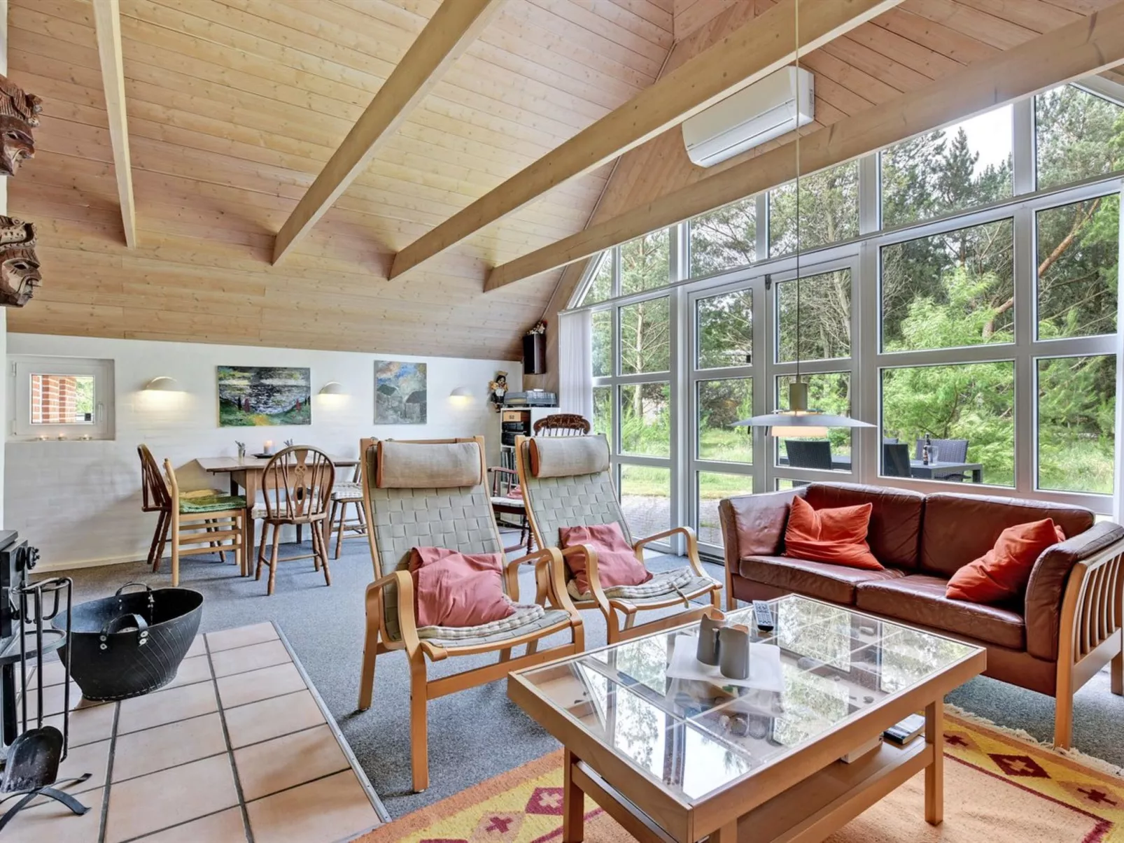 "Hunno" - 3km from the sea-Inside