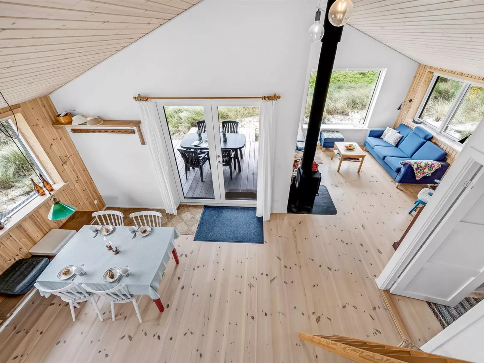 "Apolina" -  from the sea-Drinnen