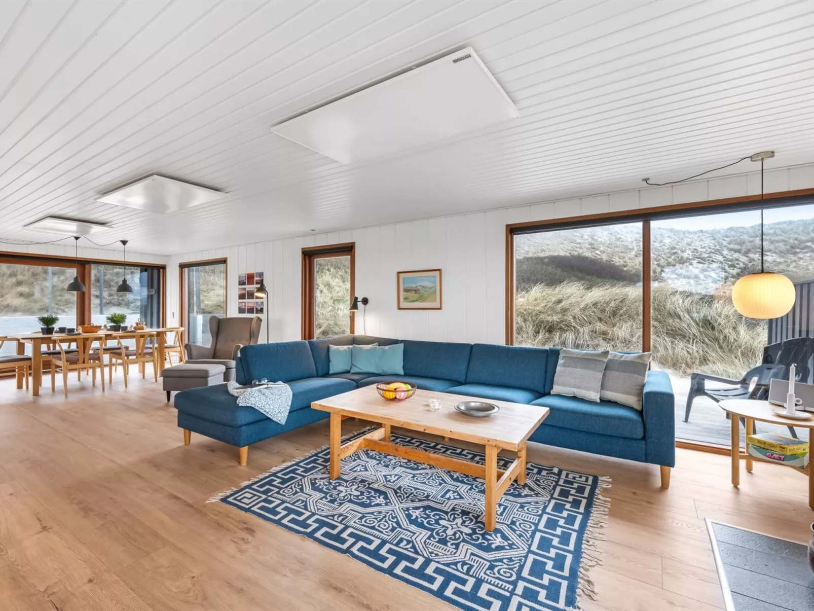 "Eyla" -  from the sea-Inside